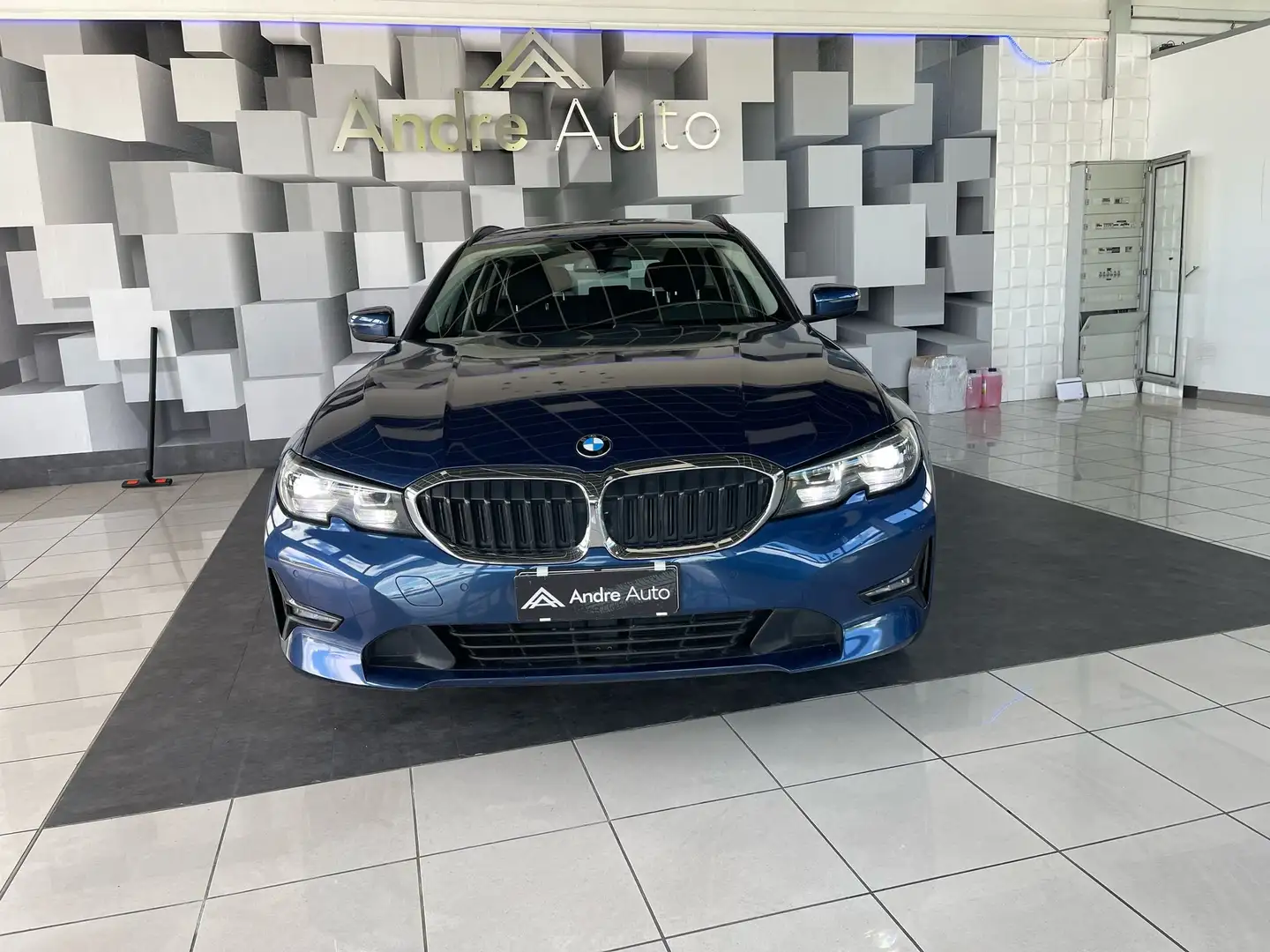 BMW 320 320d Touring mhev 48V xdriv Busines Advantage auto Blu/Azzurro - 1