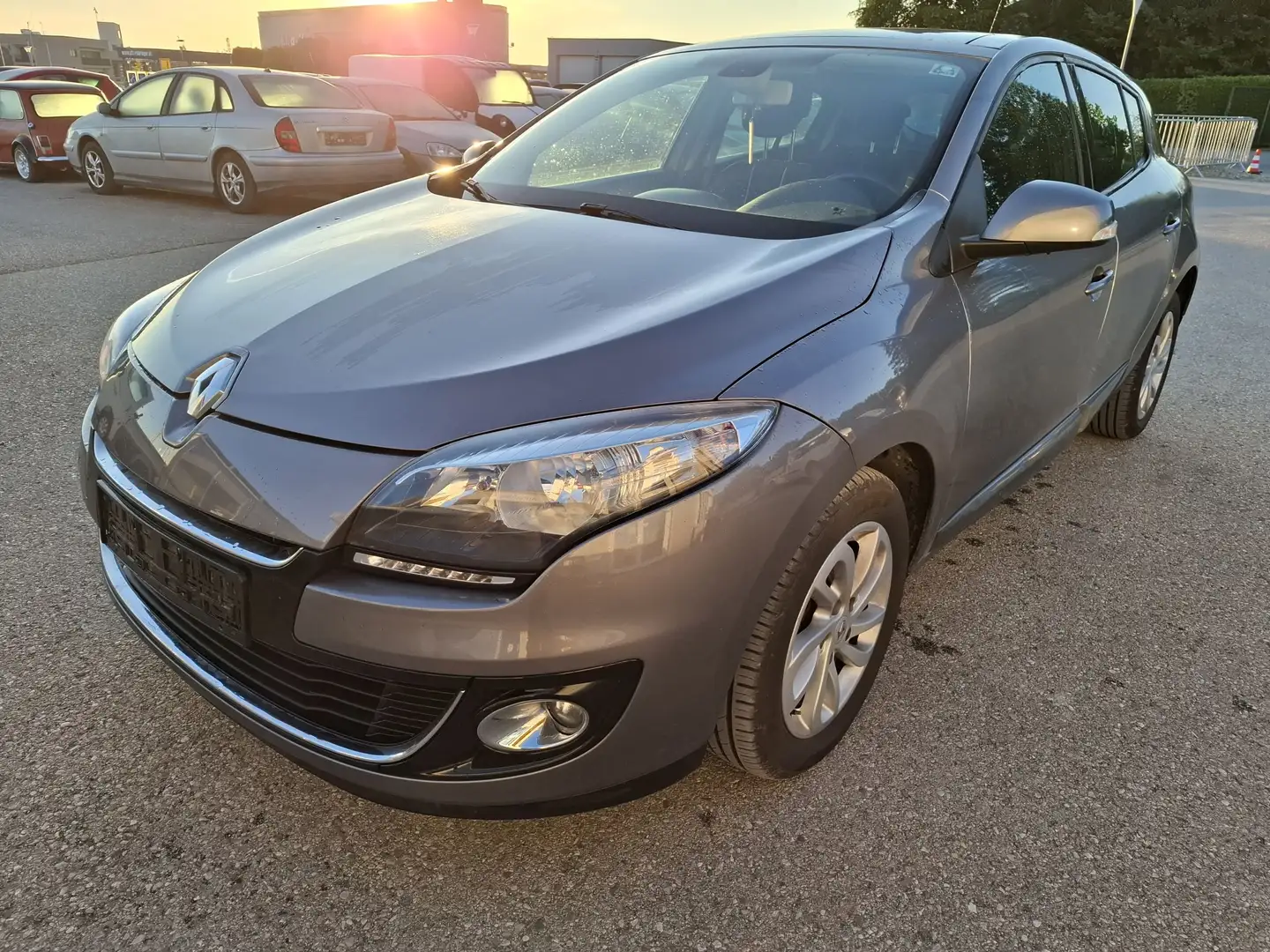 Renault Megane Mégane TCe 115 MOTOR GENERALÜBERHOLT Grau - 1