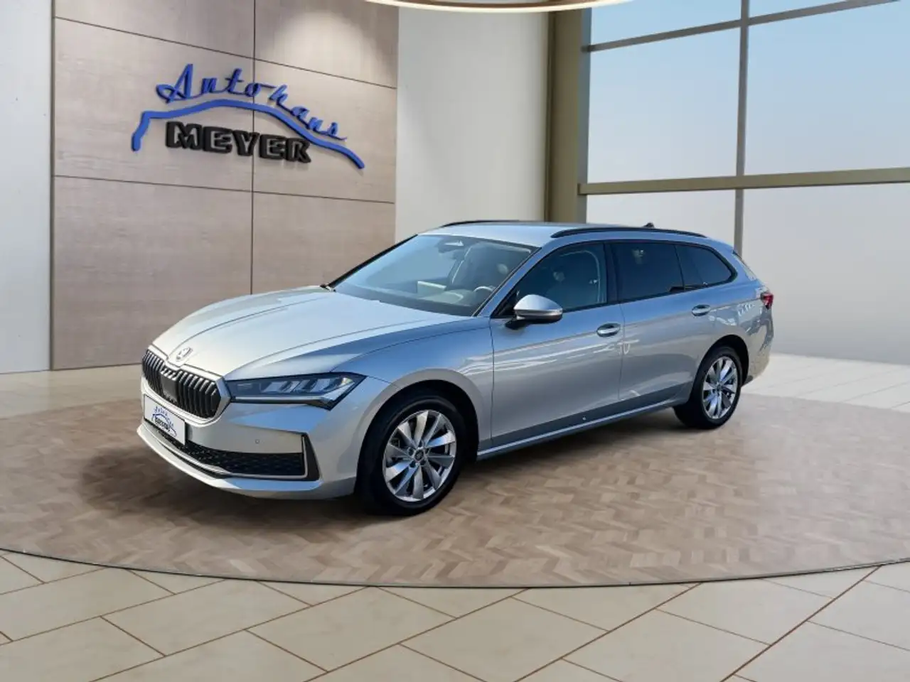 Skoda Superb Combi 2,0TDI DSG Navi/DCC/ACC/Kamera/Sitzhz. **, миниатюра 2