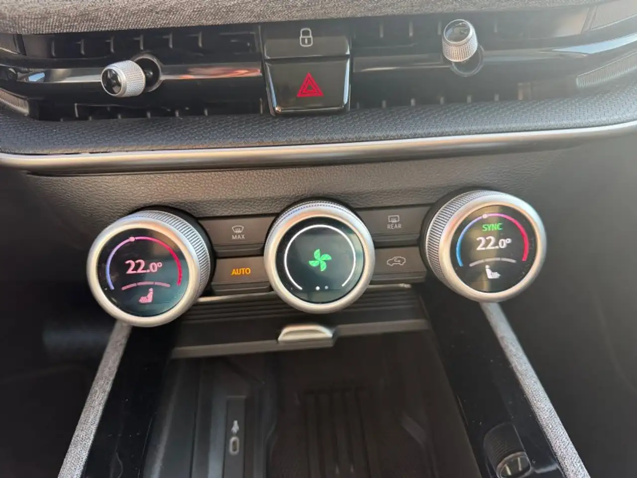 Skoda Superb Combi 2,0TDI DSG Navi/DCC/ACC/Kamera/Sitzhz. **, миниатюра 23