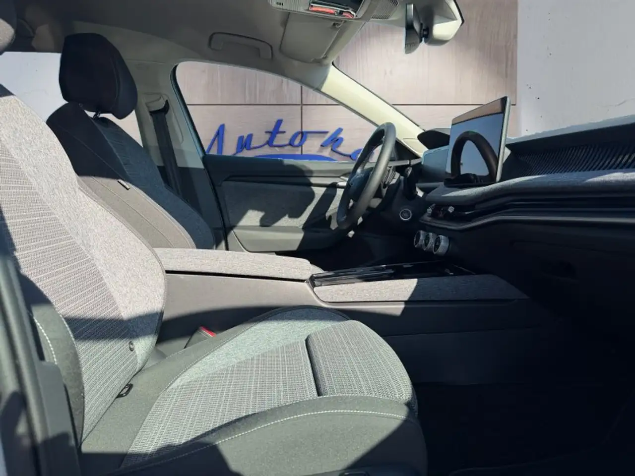 Skoda Superb Combi 2,0TDI DSG Navi/DCC/ACC/Kamera/Sitzhz. **, миниатюра 16