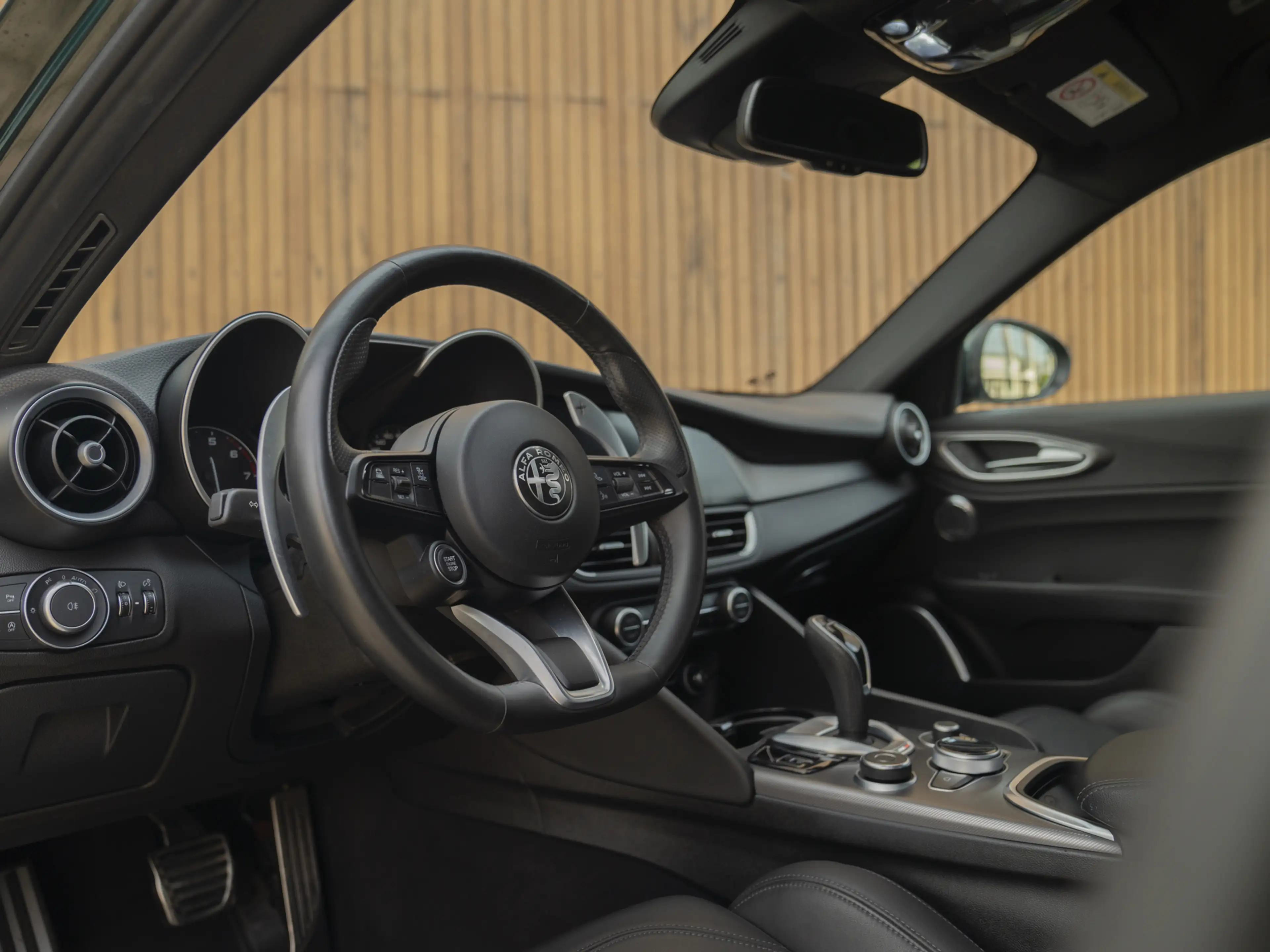 Alfa Romeo Giulia 2.0T Veloce AWD 280pk | Harman Kardon | Carplay | — photo 7