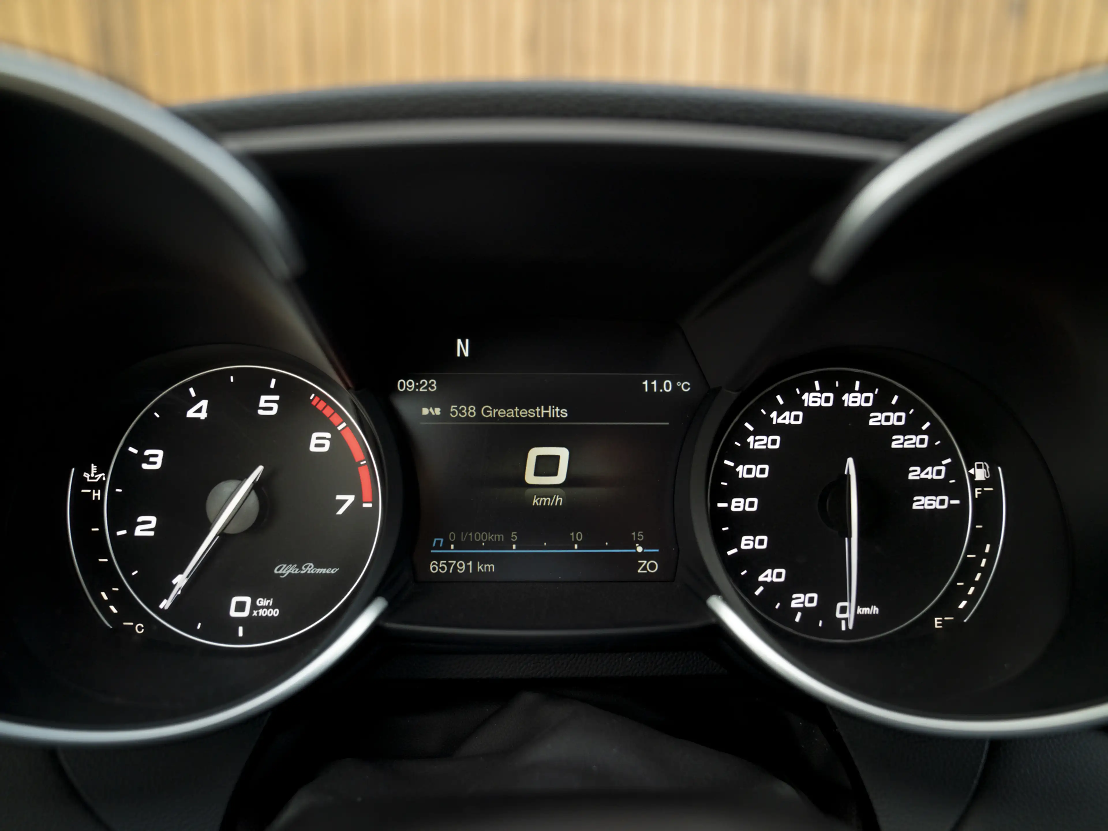 Alfa Romeo Giulia 2.0T Veloce AWD 280pk | Harman Kardon | Carplay | — photo 12