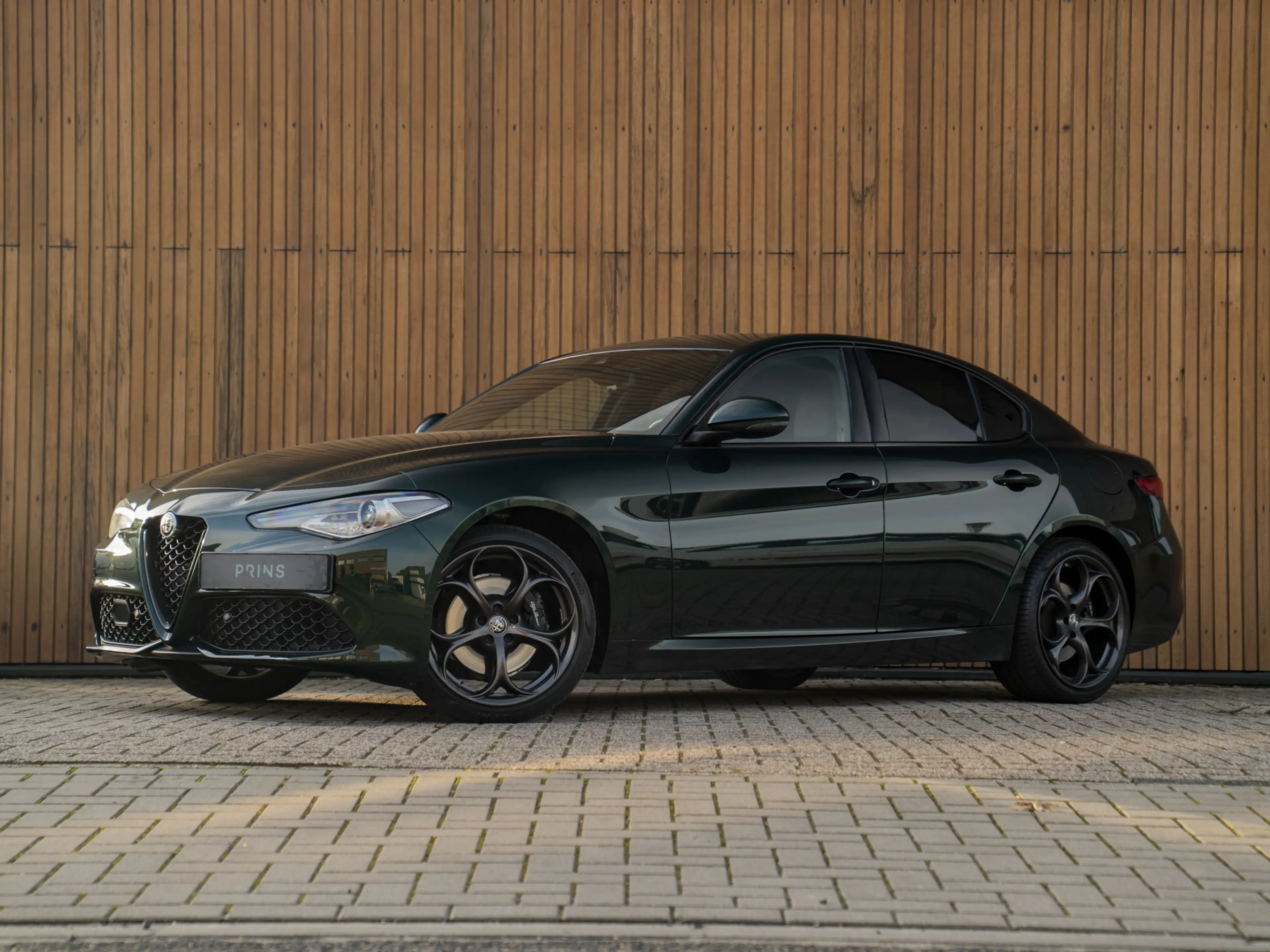 Alfa Romeo Giulia 2.0T Veloce AWD 280pk | Harman Kardon | Carplay | — photo 13