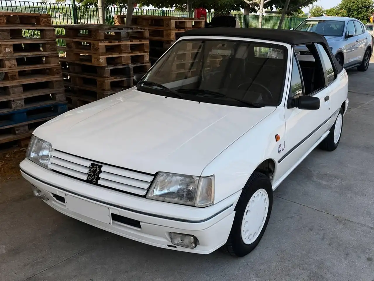 Peugeot 205 Cabrio 1.1 Junior cat., foto 2