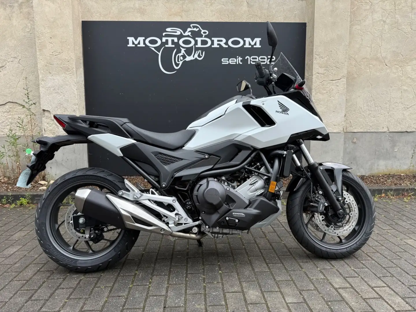 Honda NC 750 X DCT inkl. Preisgarantie Bílá - 1