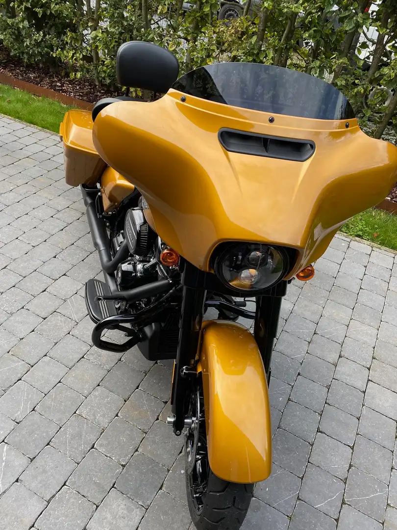 Harley-Davidson Street Glide 114, 2024 Žlutá - 2