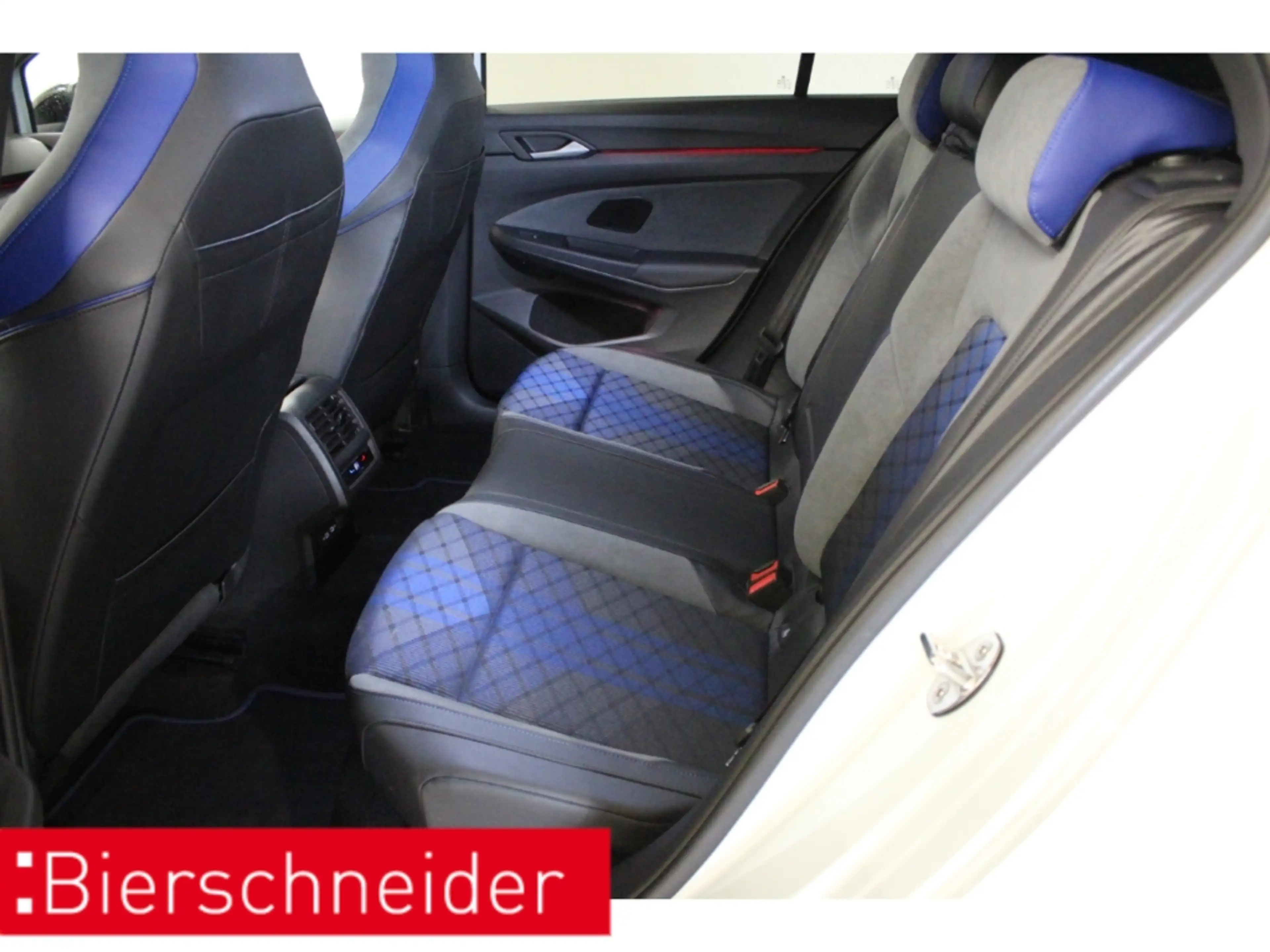 Volkswagen Golf R 8 2.0 TSI DSG 4Mo. Performance 19 AKRA H/K PANO — photo 14