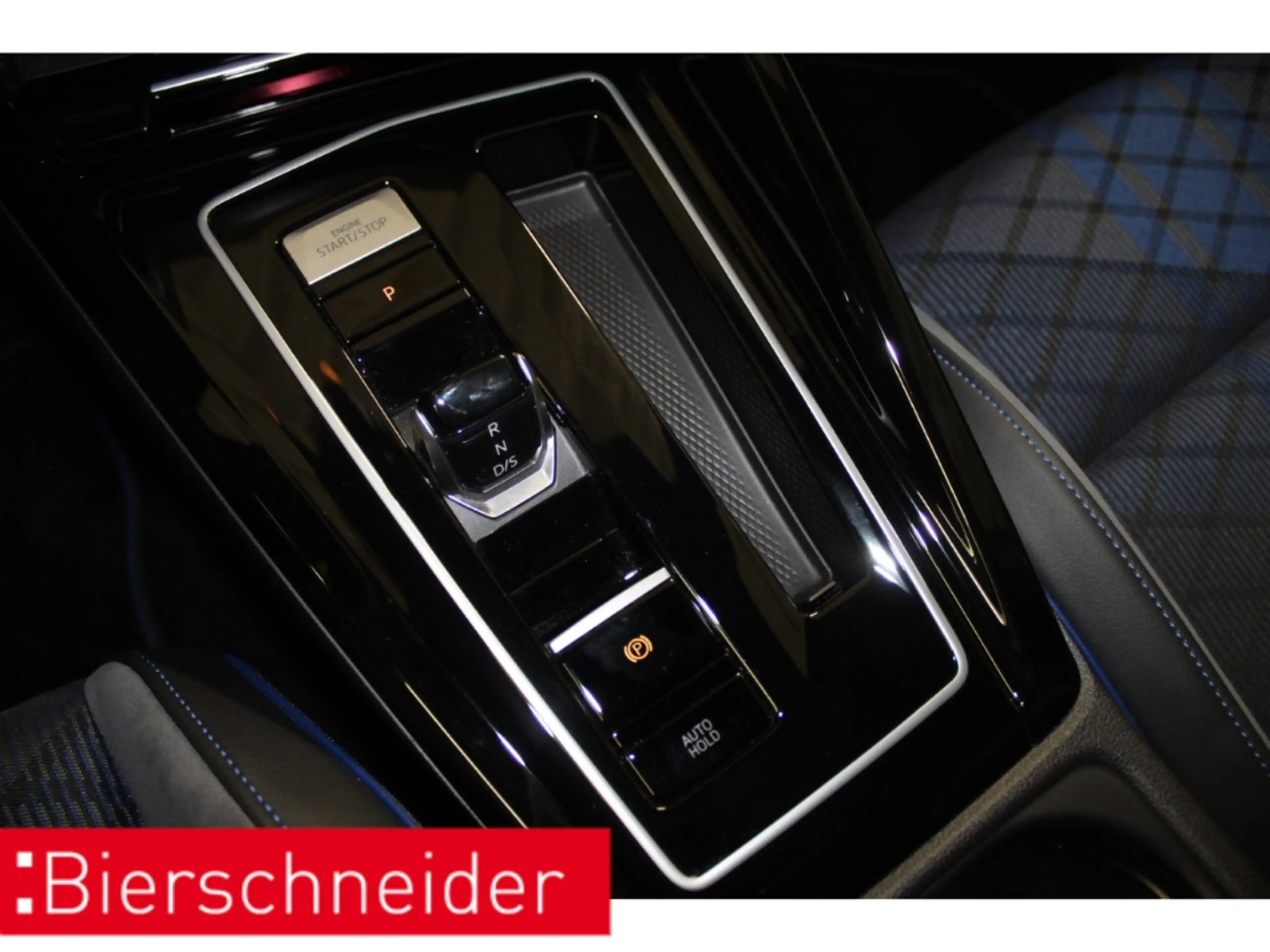 Volkswagen Golf R 8 2.0 TSI DSG 4Mo. Performance 19 AKRA H/K PANO — photo 10