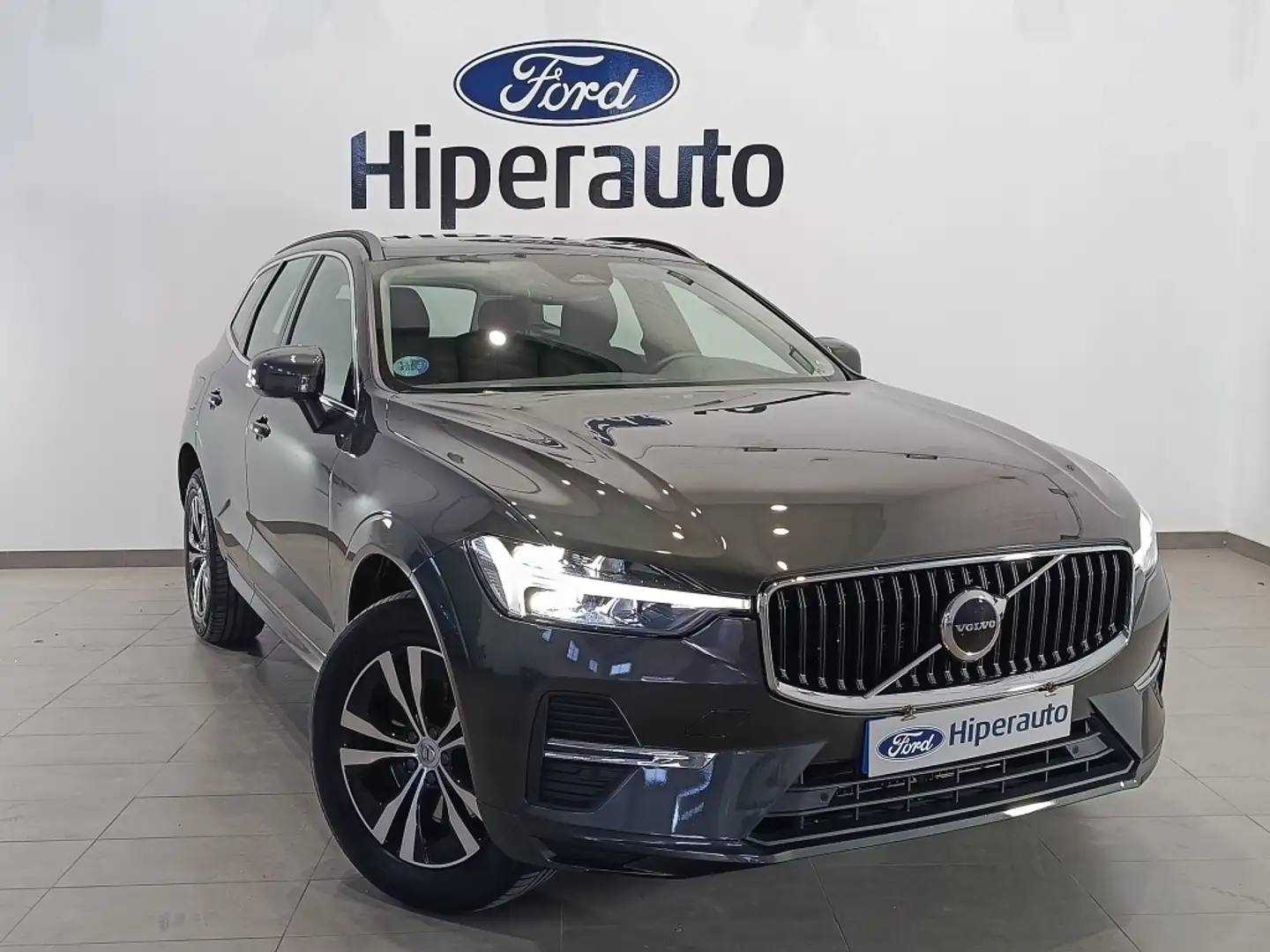 Volvo XC60 B4 Plus Dark Beige - 1