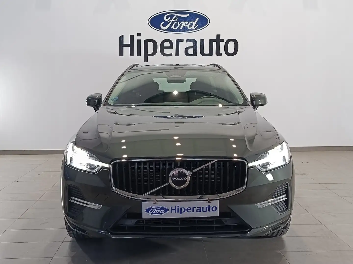 Volvo XC60 B4 Plus Dark Beige - 2