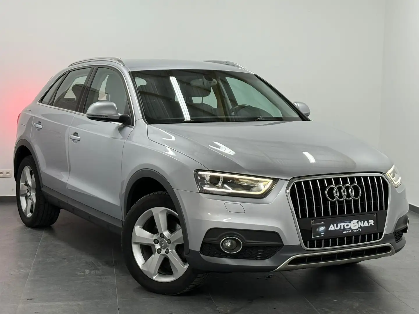 Audi Q3 2.0 TDi - Navi - Airco - LED - Cuir - Carnet Argent - 1