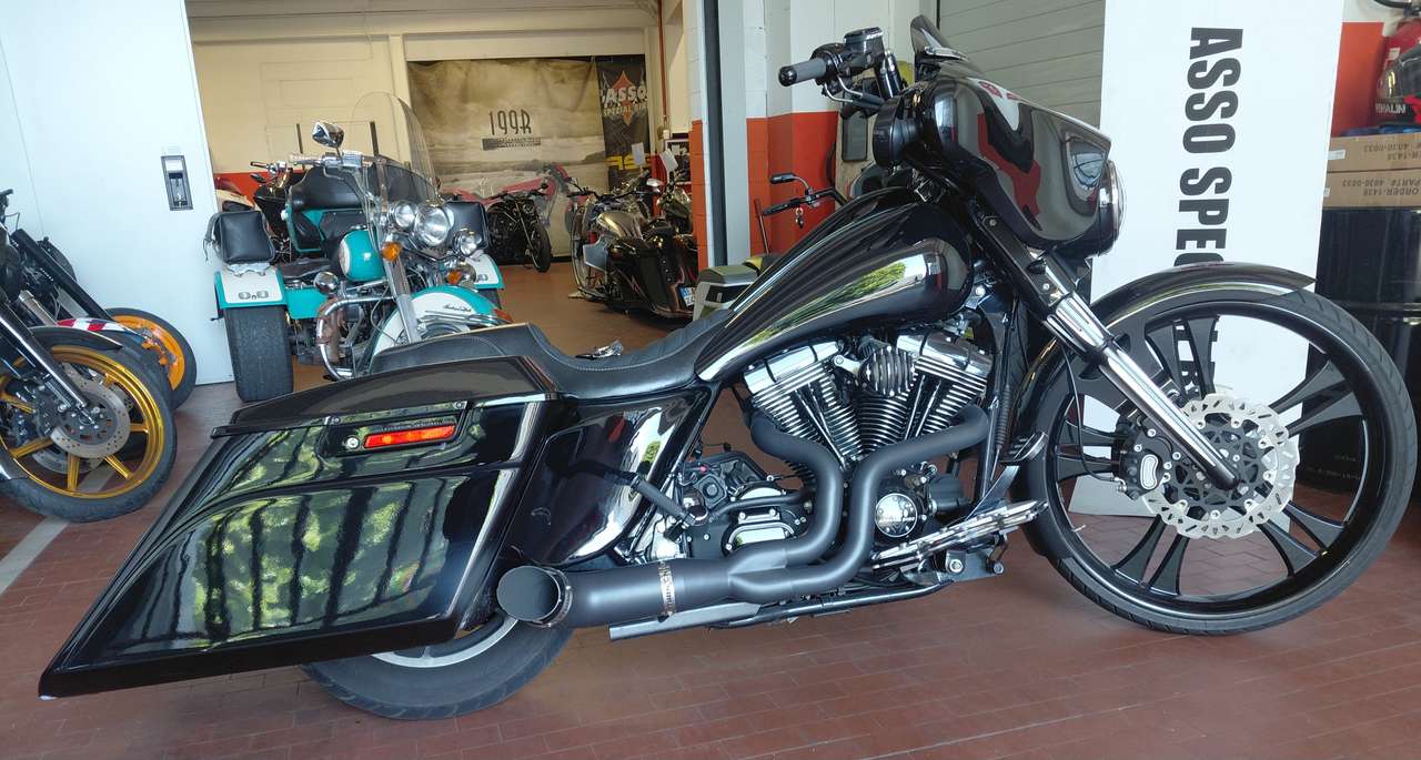 Harley-Davidson Street Glide FLHXI