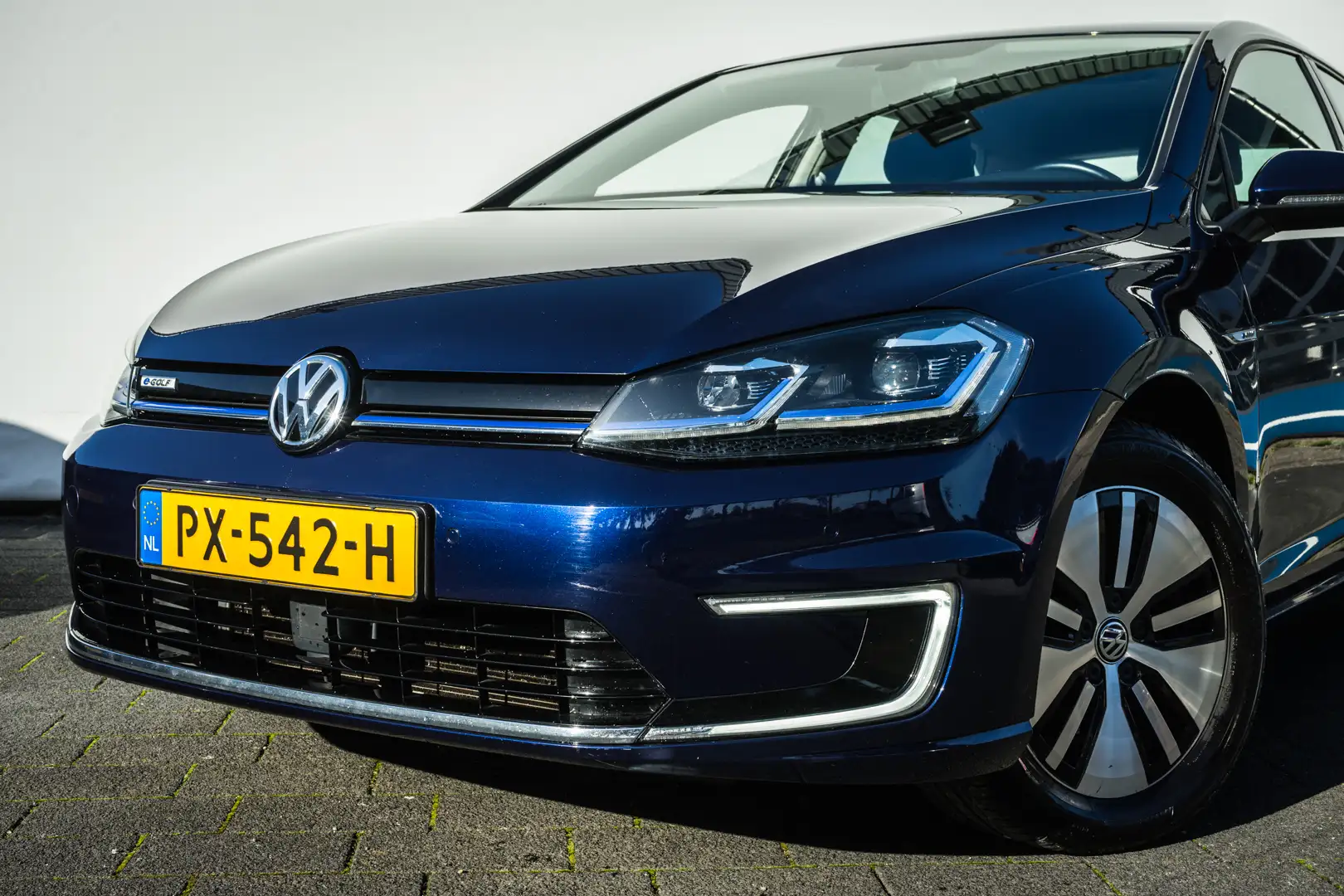Volkswagen e-Golf e-Golf/ € 14.740,- na subsidie Navigatie/ Carplay/ Blauw - 2