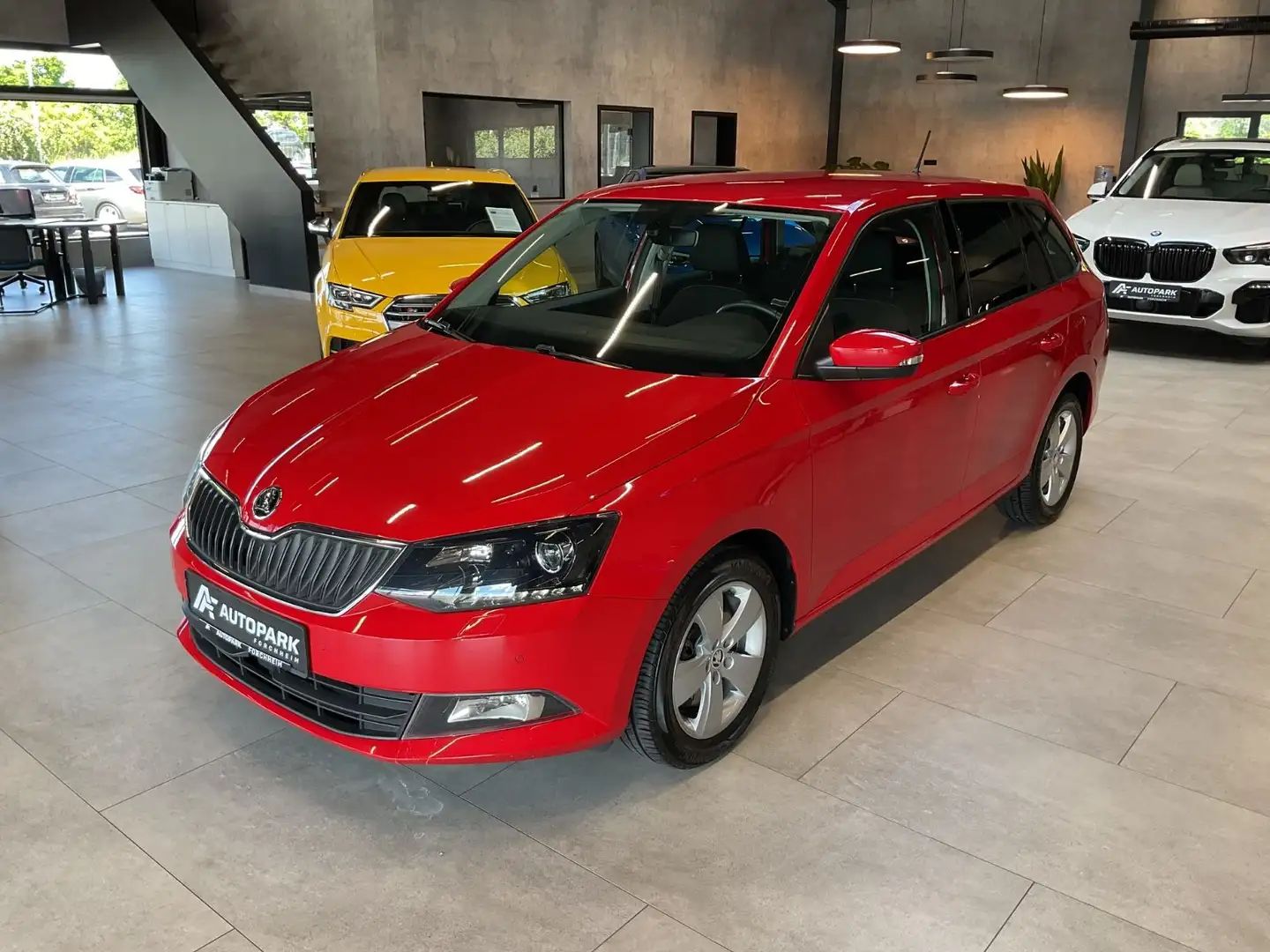 Skoda Fabia Combi 1.2 TSI DSG Style AHK Sitzh Standh Rot - 1