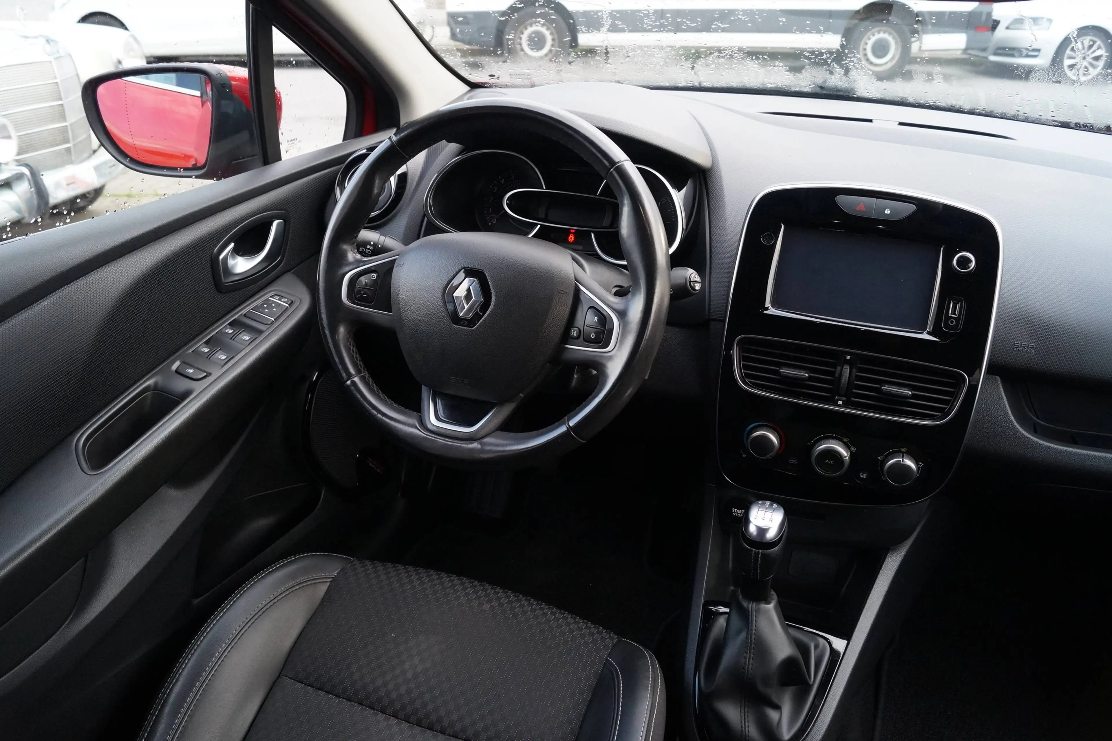 Renault Clio Clio 0.9 Klima Teilleder Navigation Einparkhilfe — photo 11
