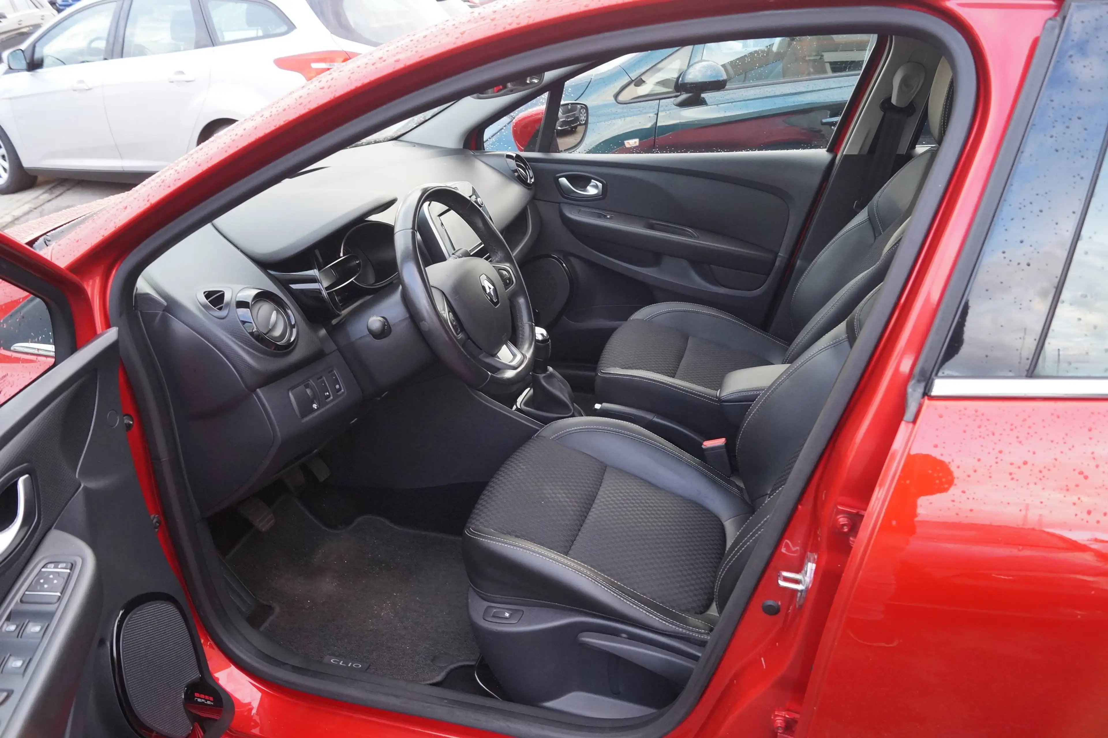 Renault Clio Clio 0.9 Klima Teilleder Navigation Einparkhilfe — photo 12