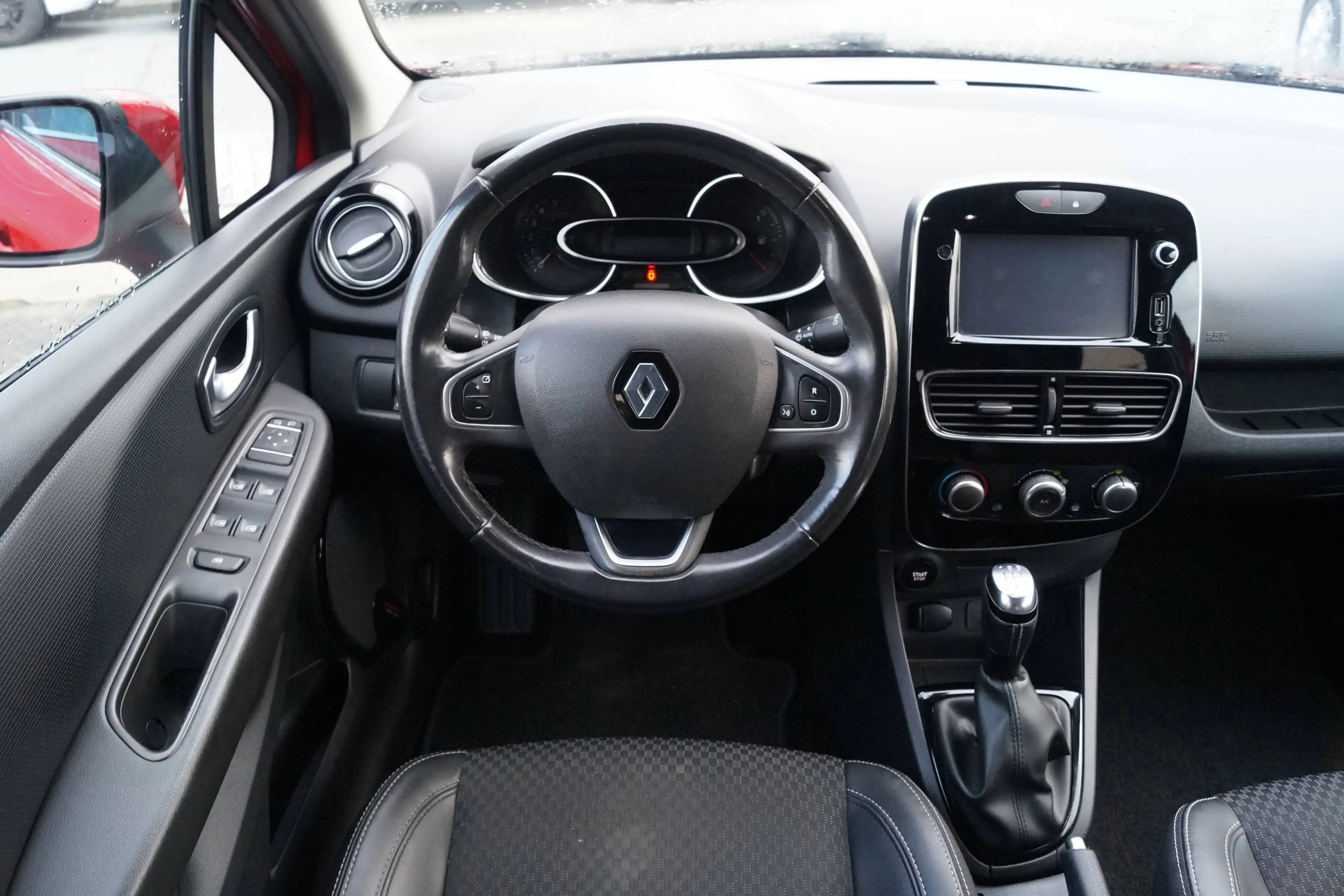 Renault Clio Clio 0.9 Klima Teilleder Navigation Einparkhilfe — photo 10