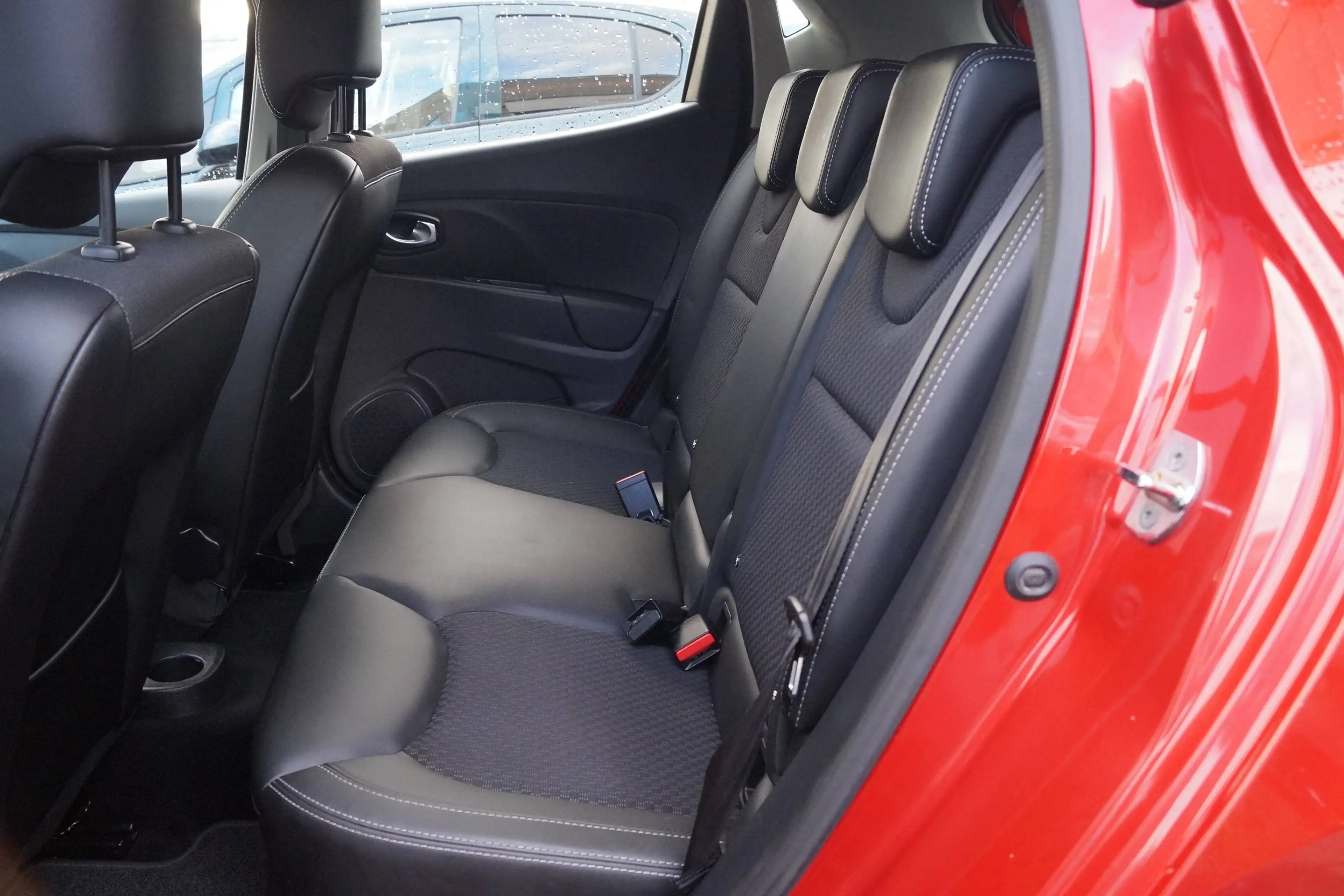 Renault Clio Clio 0.9 Klima Teilleder Navigation Einparkhilfe — photo 9