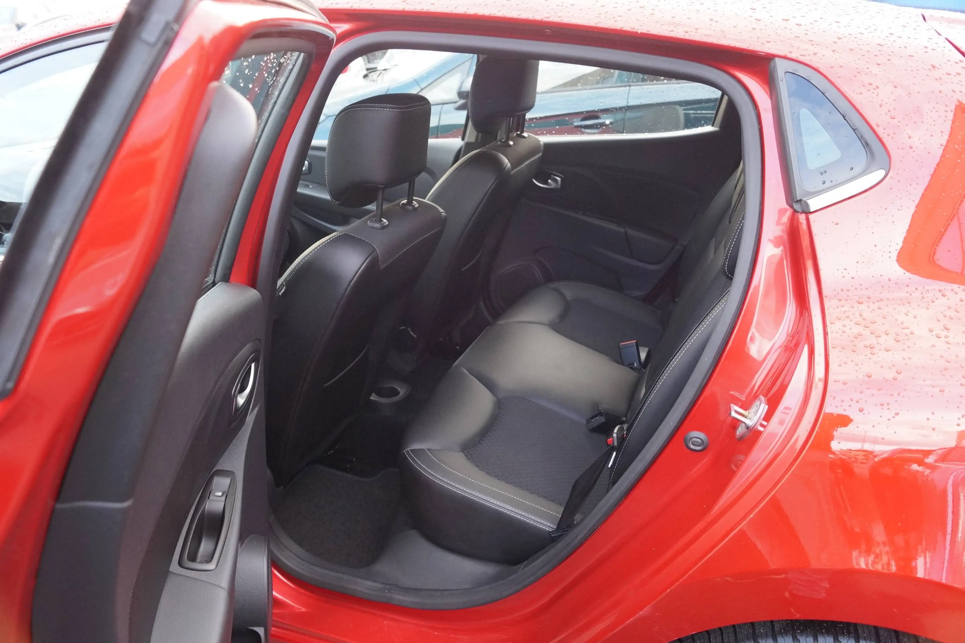 Renault Clio Clio 0.9 Klima Teilleder Navigation Einparkhilfe — photo 8