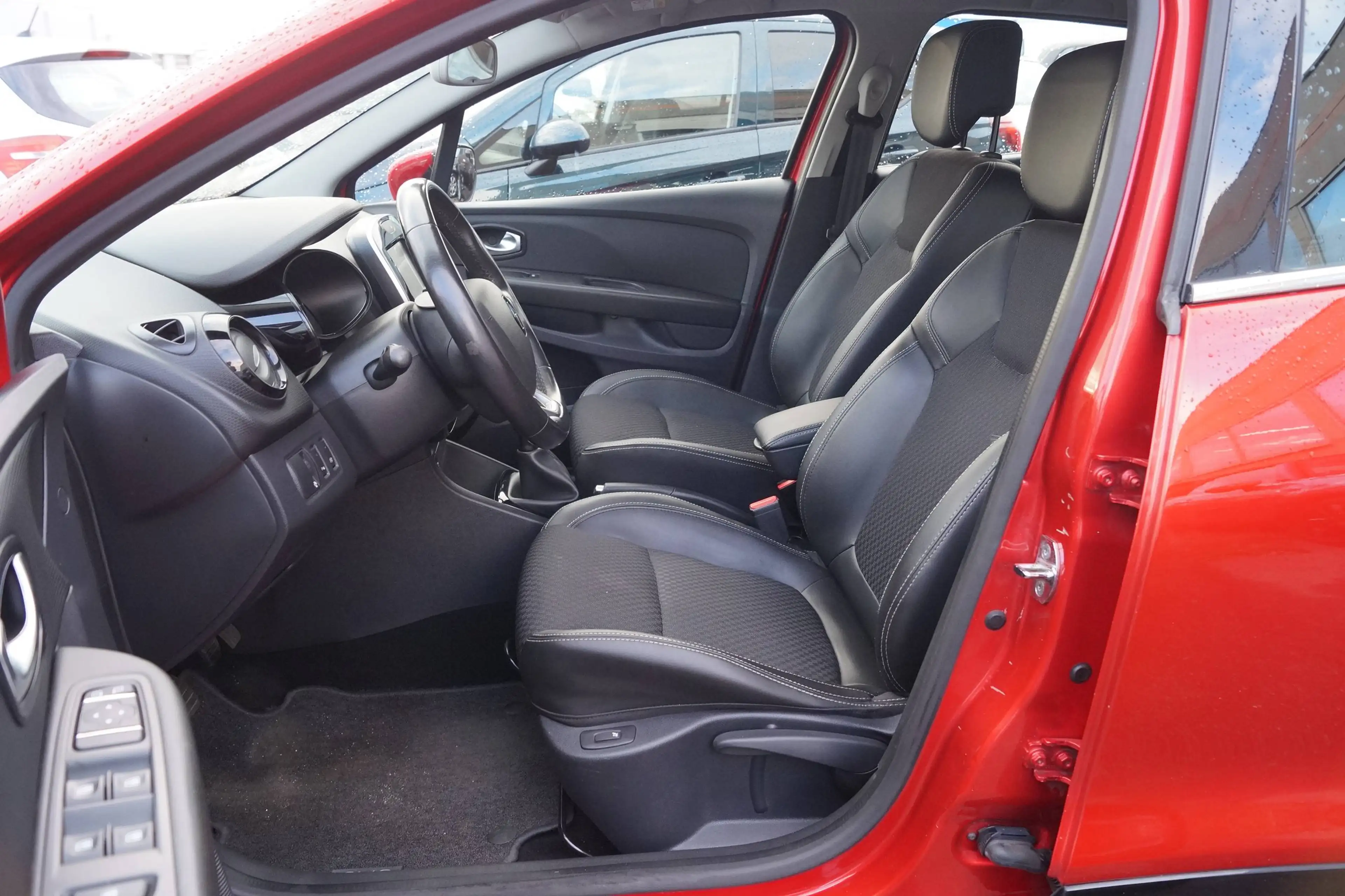 Renault Clio Clio 0.9 Klima Teilleder Navigation Einparkhilfe — photo 13