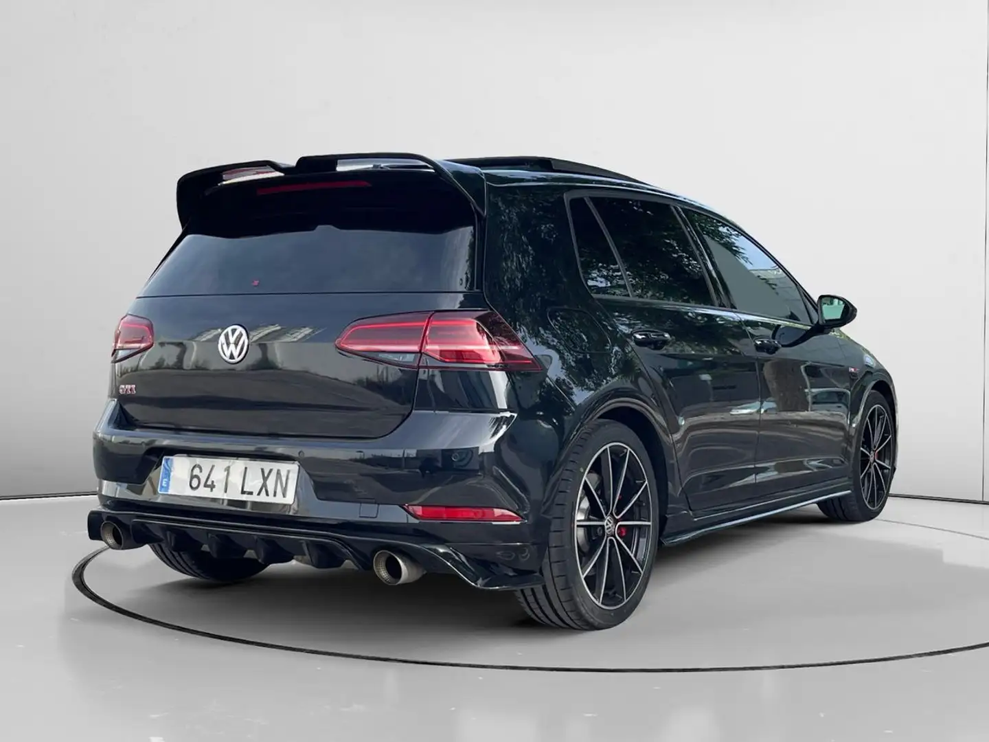 Volkswagen Golf 2.0 TSI GTI Zwart - 2