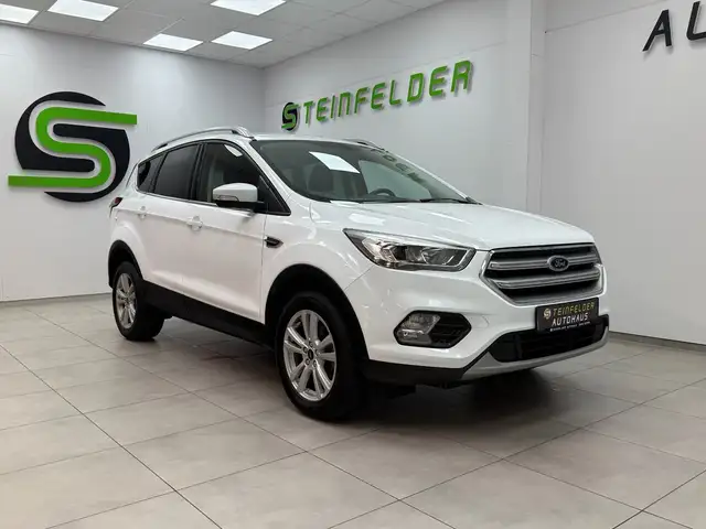 Ford Kuga 1.5  EcoBoost  / TEMPOMAT / 8X BEREIFT
