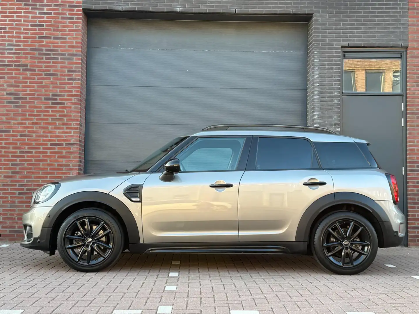 MINI Cooper Countryman 1.5 Chili Automaat | 18" LMV | Clima | Navi | PDC Gris - 2