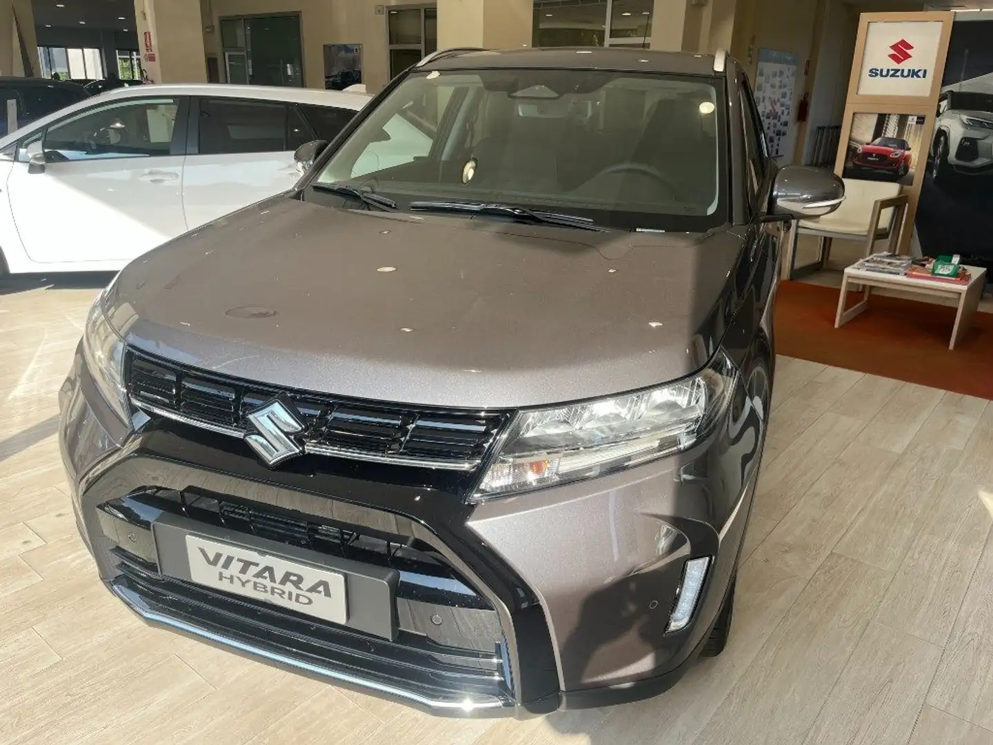 Suzuki Vitara 1.4 Hybrid 4WD AllGrip Top Bianco - 1