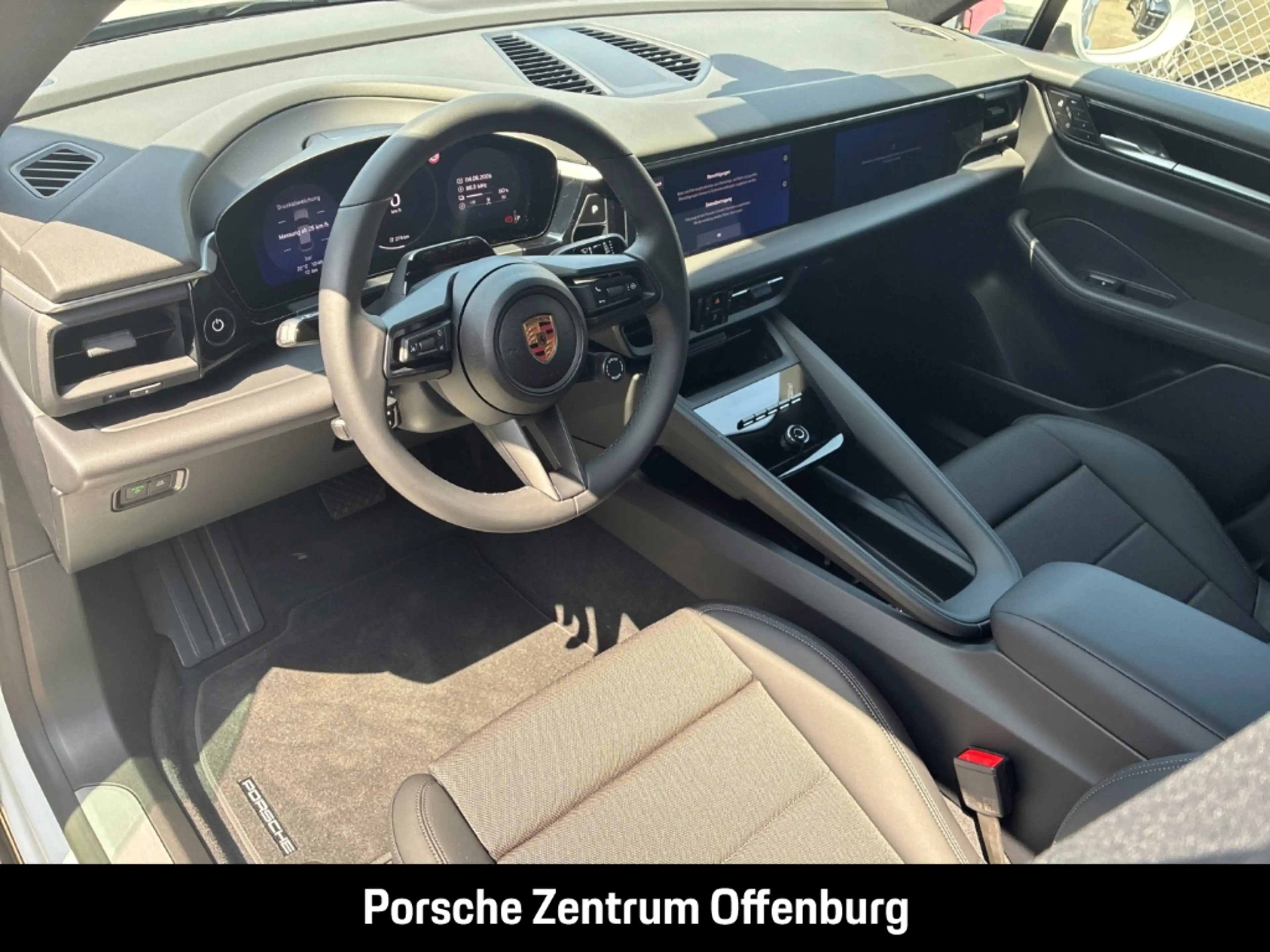 Porsche Macan — photo 4