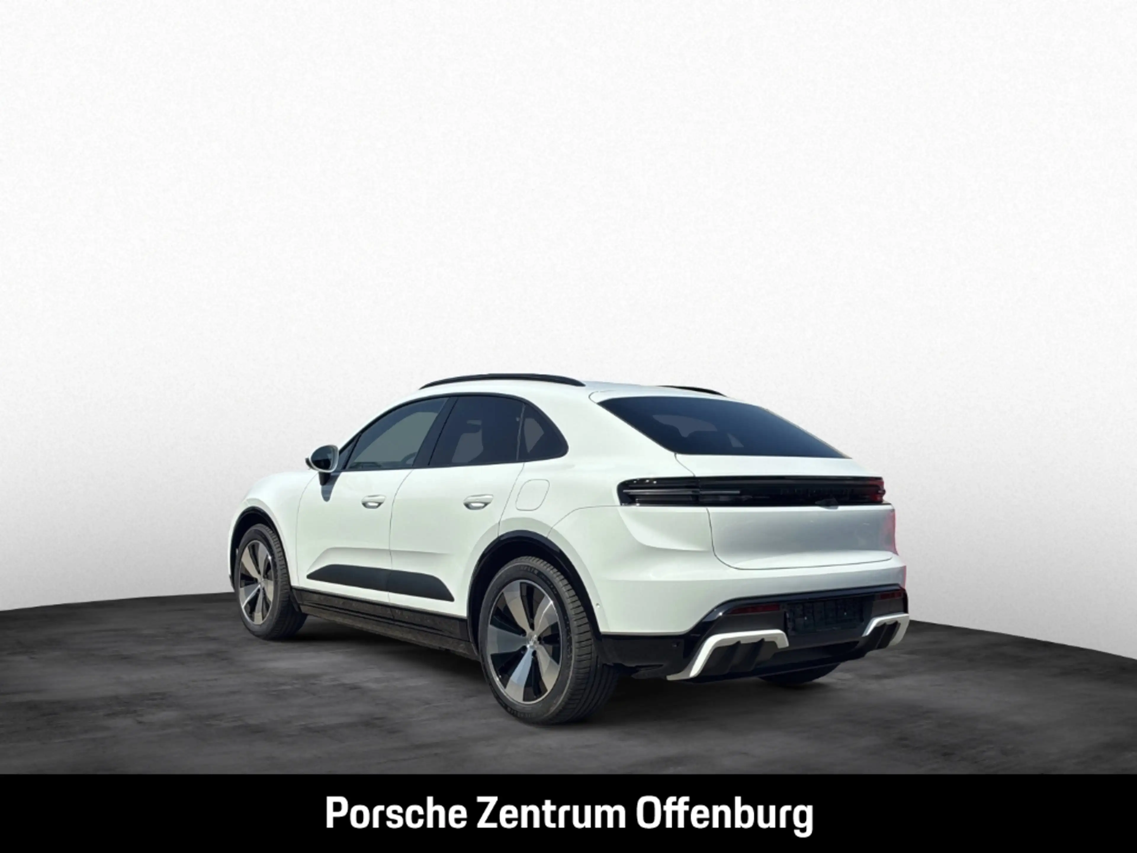 Porsche Macan — photo 3