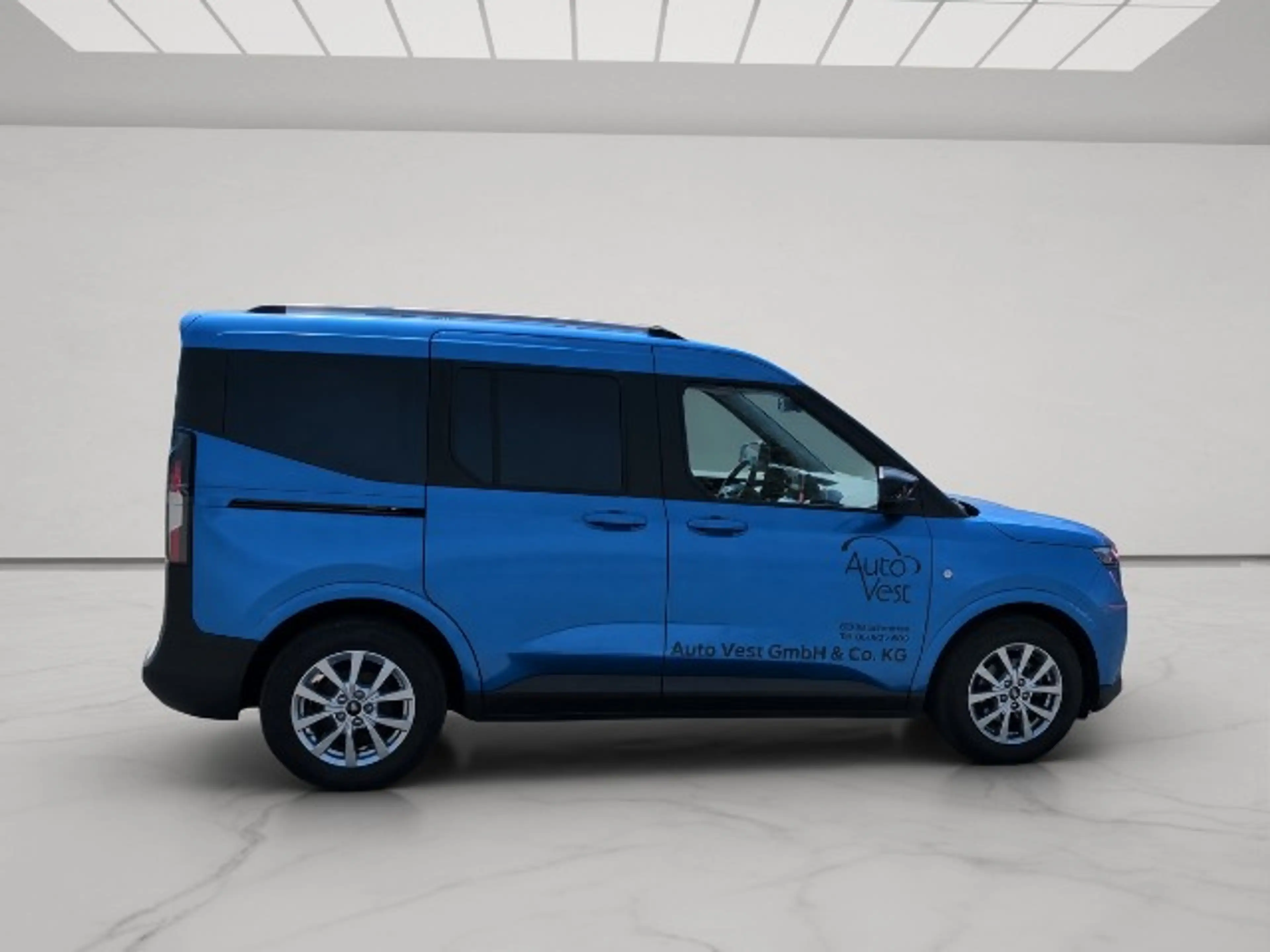 Ford Tourneo Courier Titanium — photo 7