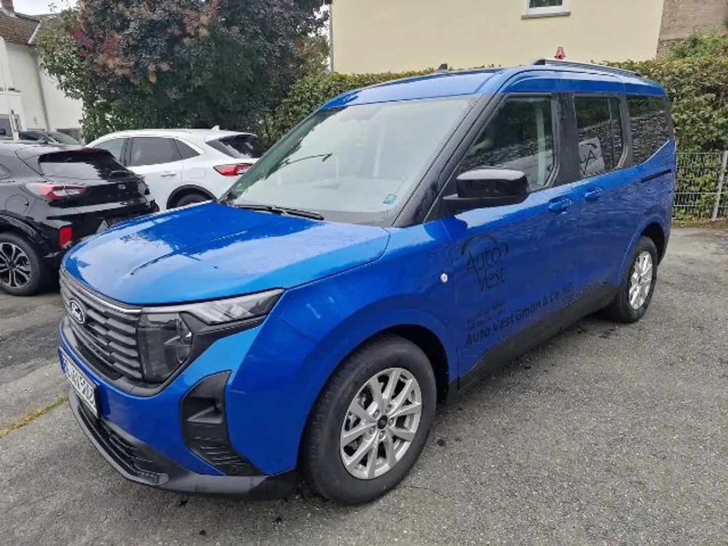 Ford Tourneo Courier Titanium Niebieski - 1