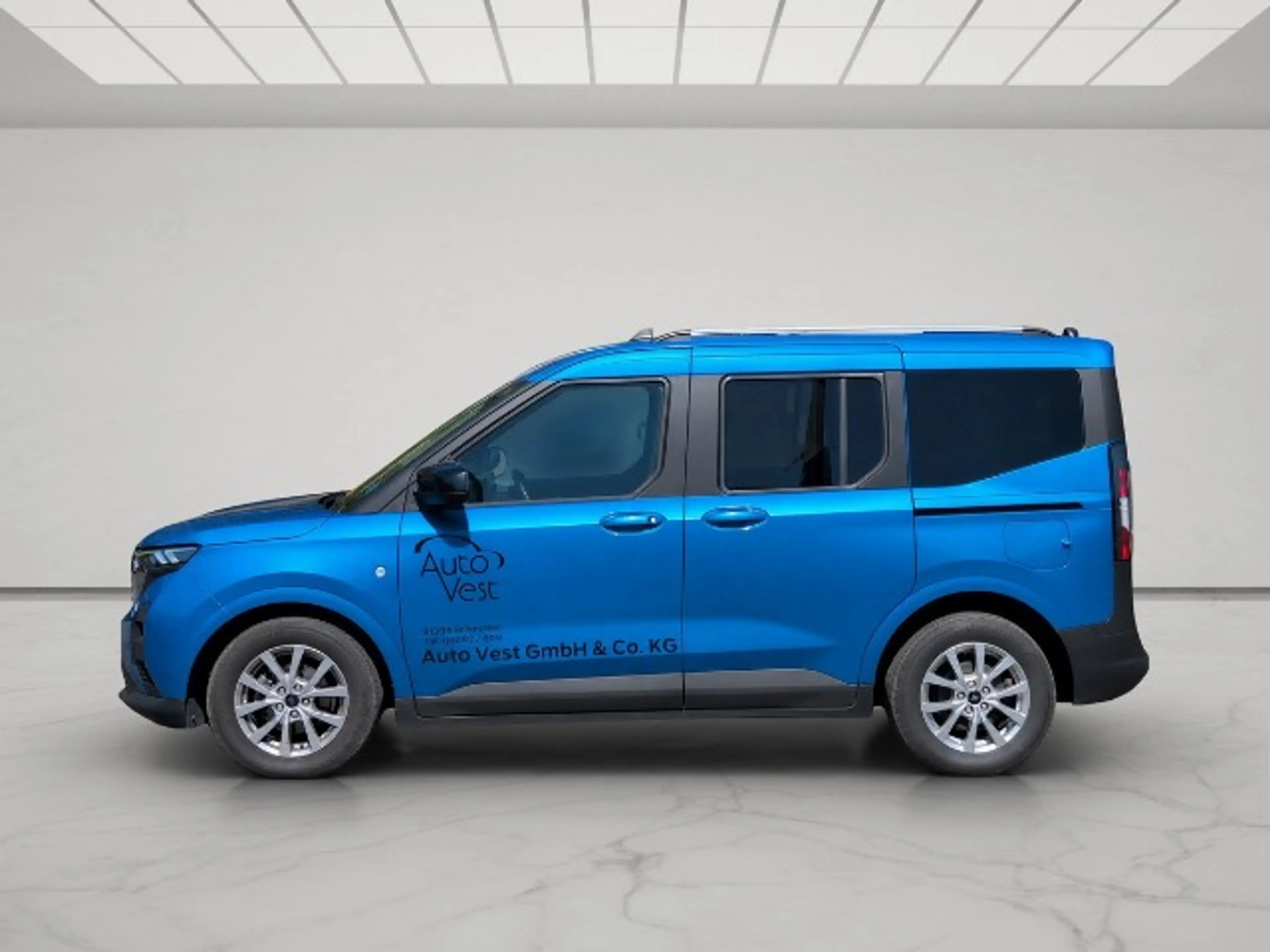 Ford Tourneo Courier Titanium — photo 3