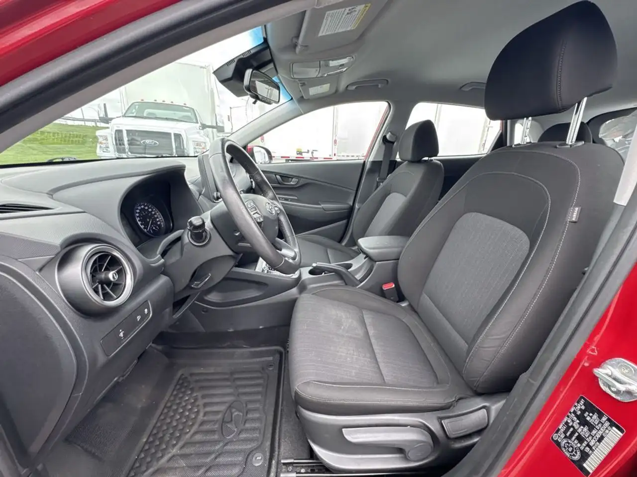 Hyundai KONA снимка Hyundai KONA