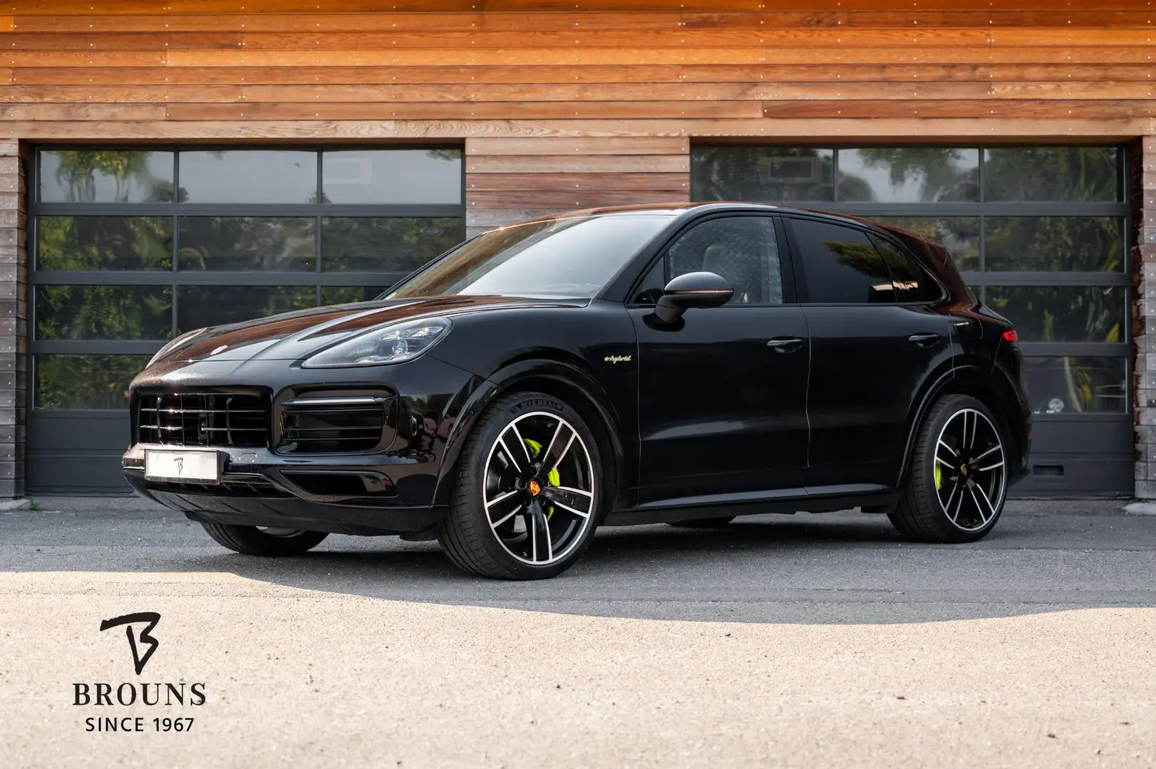 Porsche Cayenne 3.0 E-Hybrid SportDesign | 22inch | StoelClimate | Zwart - 1