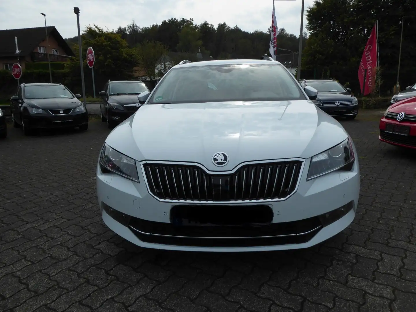 Skoda Superb 2.0 TDI SCR 140kW DSG Style Combi Weiß - 2