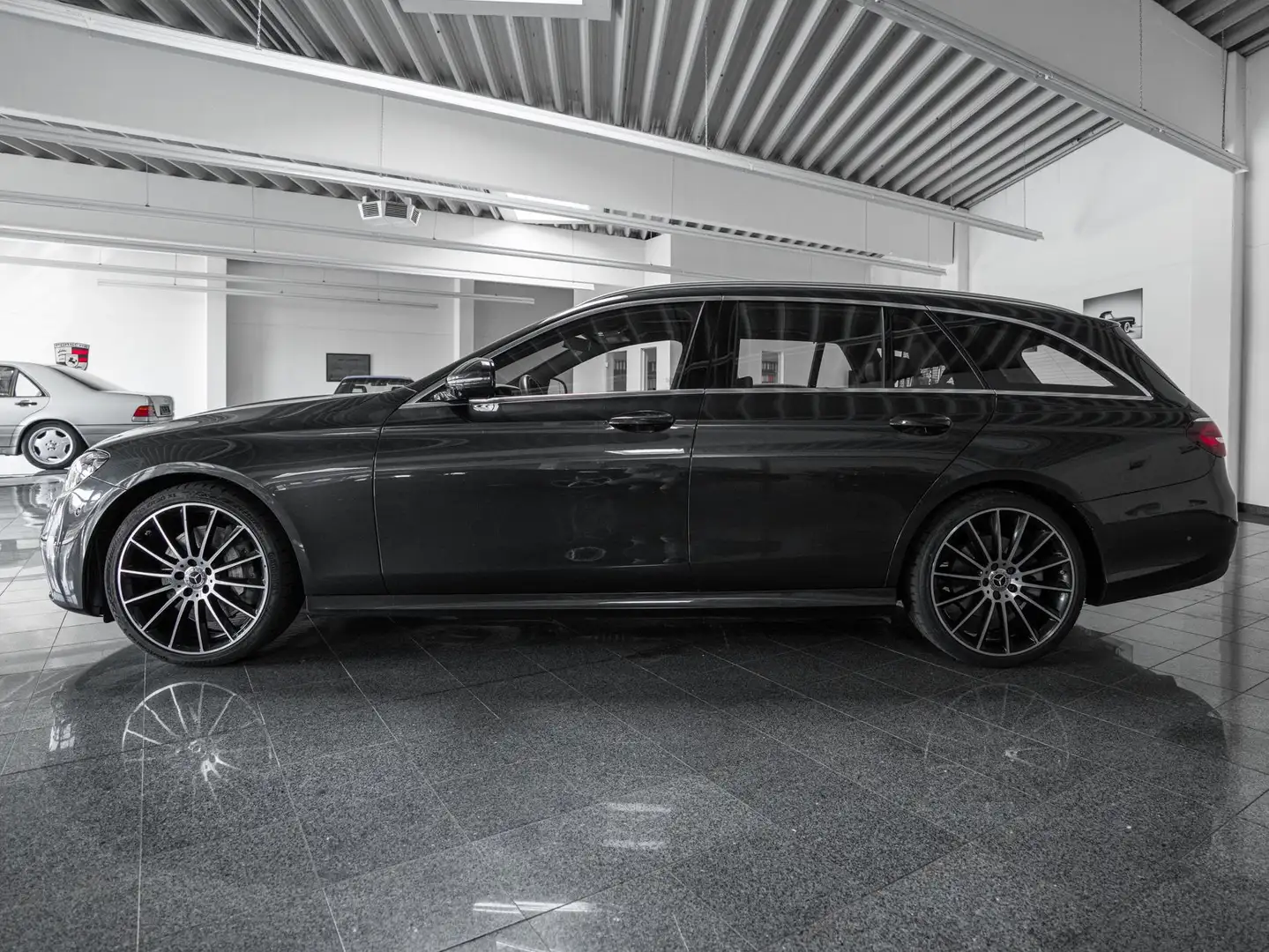 Mercedes-Benz E 400 d 4Matic T 9G-TRONIC AMG/Headup/Stdhzg Grau - 1