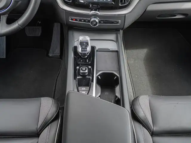 Volvo XC60 view 15