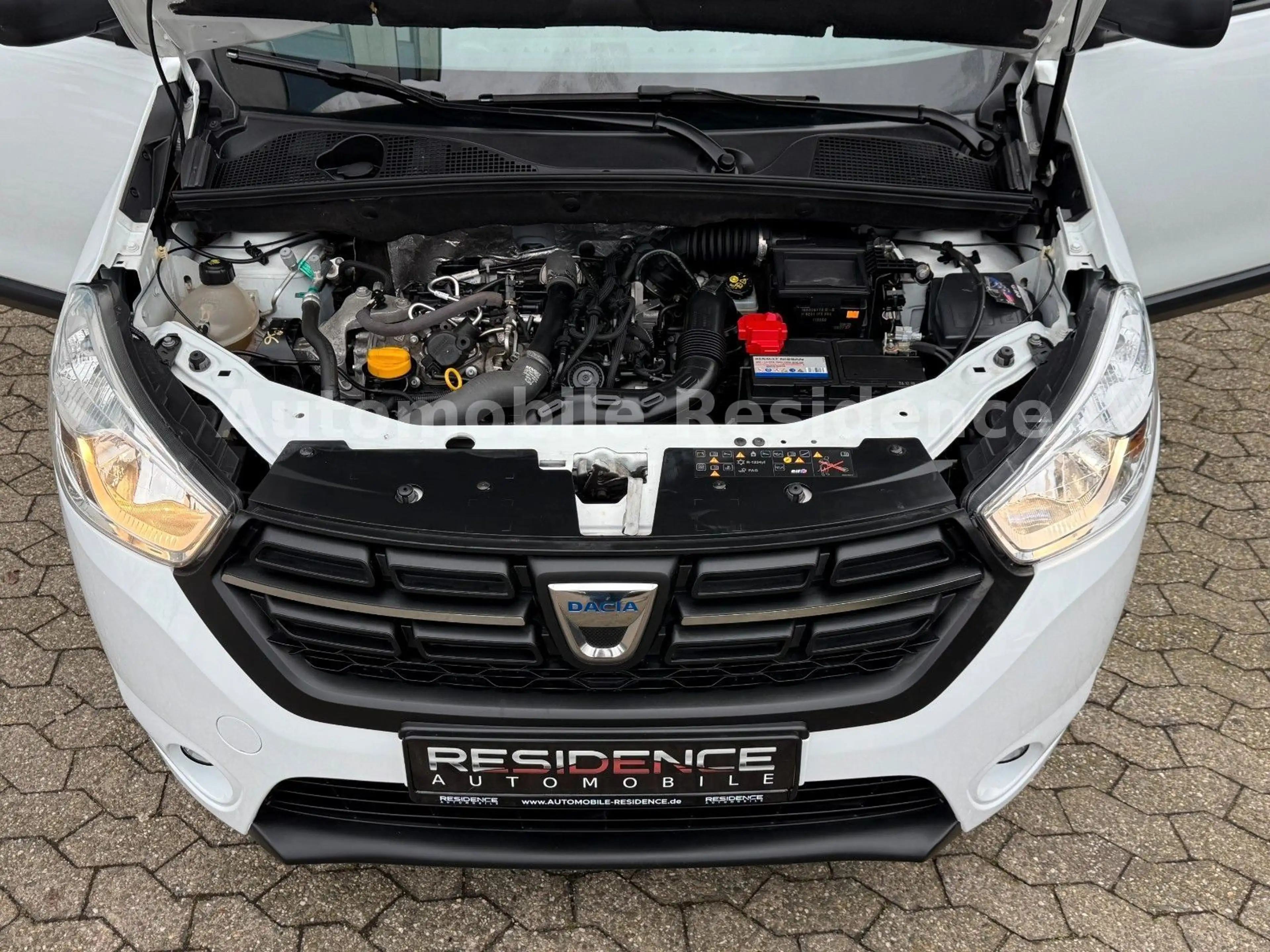 Dacia Lodgy 1.3 TCe 100*KLIMA*7-SITZER*PDC*E-PAKET*1HD — photo 12
