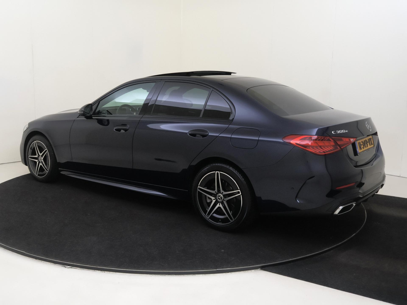 Mercedes-Benz C 300 e AMG Line / Achteruitrijcamera / Stoelverwarming — photo 3