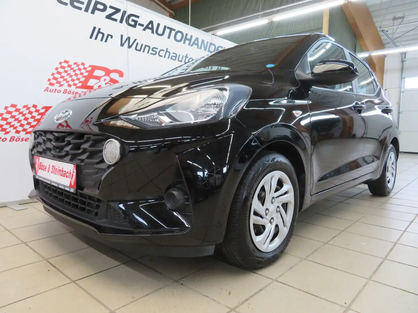 Hyundai i10 Pure*KLIMA*DAB*PDC* Schwarz - 1
