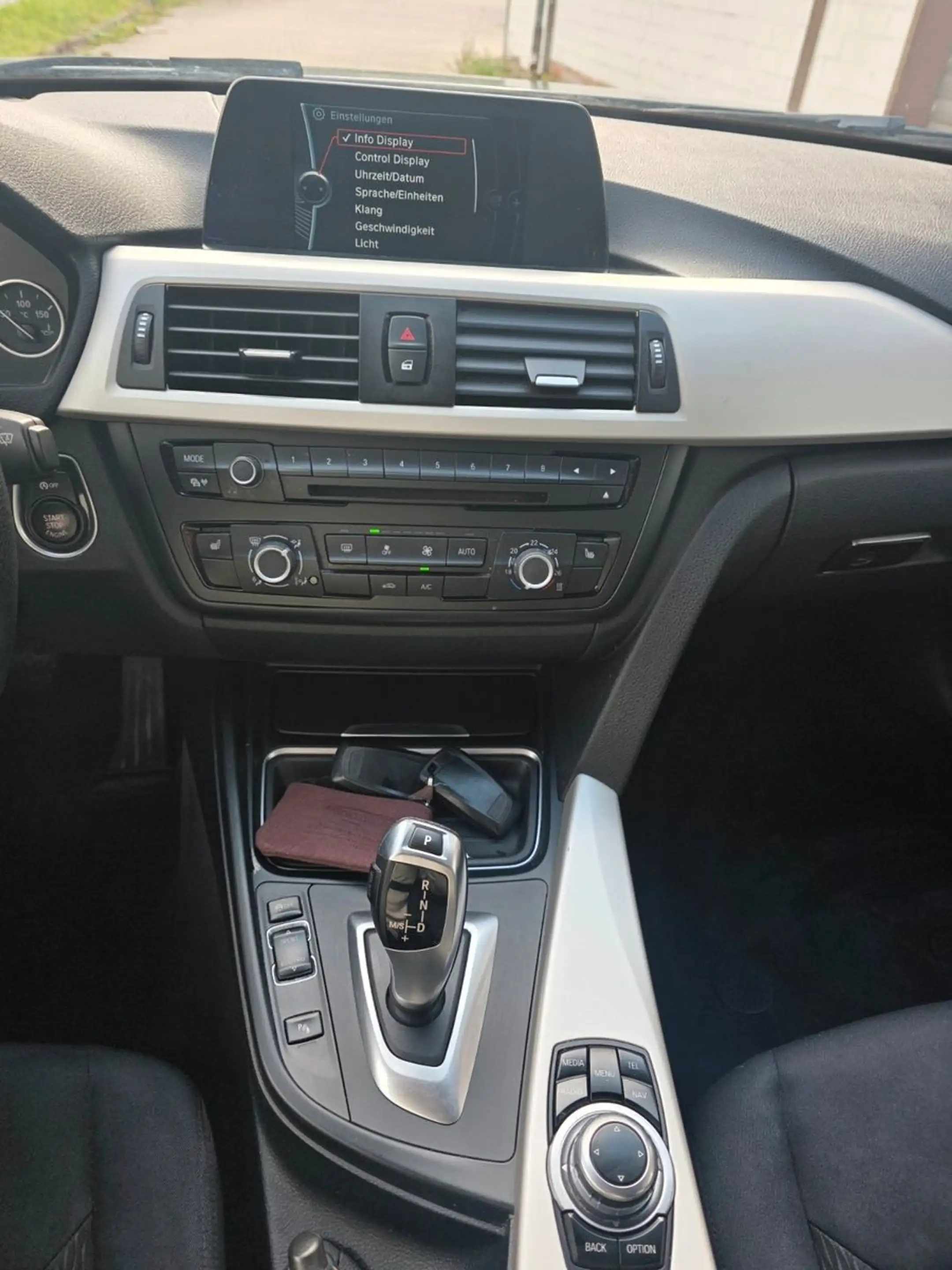 BMW 320 d x Drive Touring Sport Line Automatik Euro 5 — photo 14