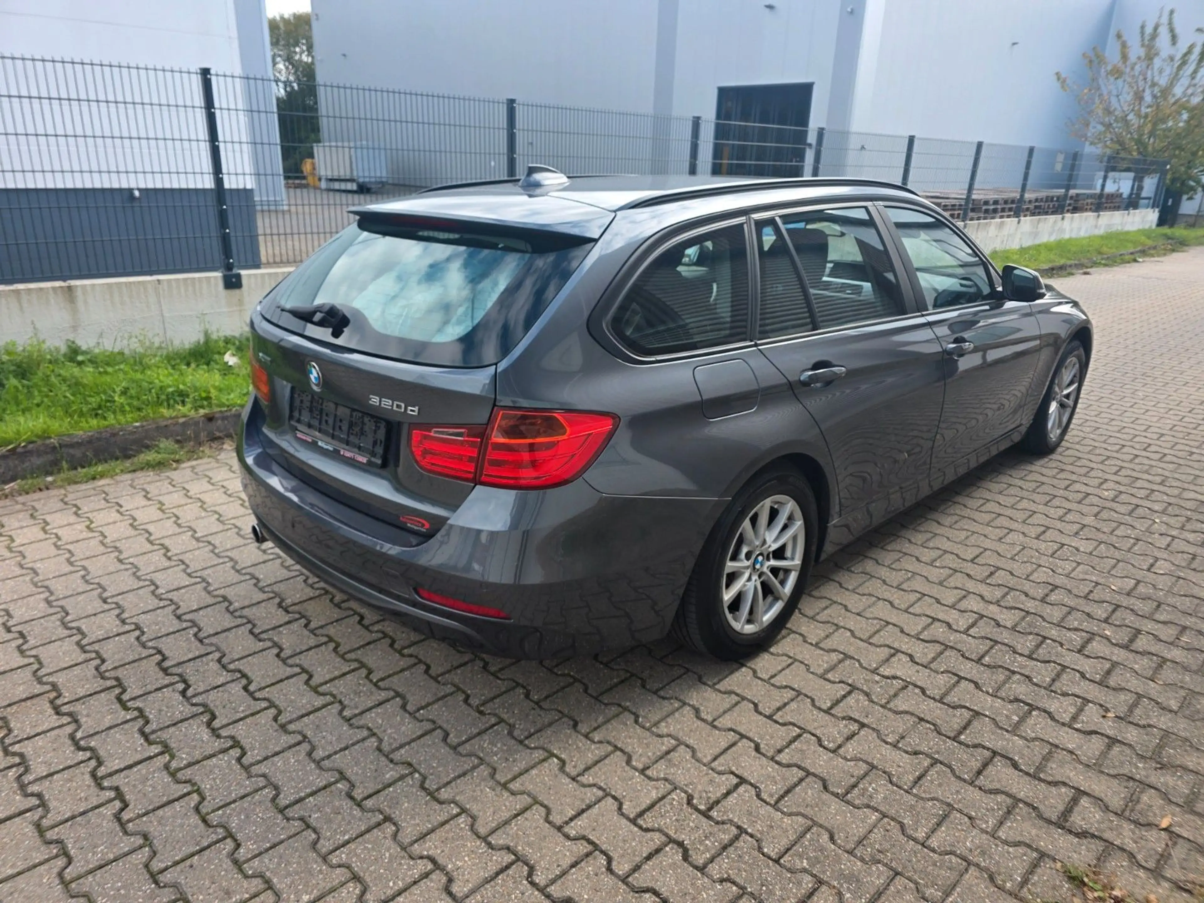 BMW 320 d x Drive Touring Sport Line Automatik Euro 5 — photo 4