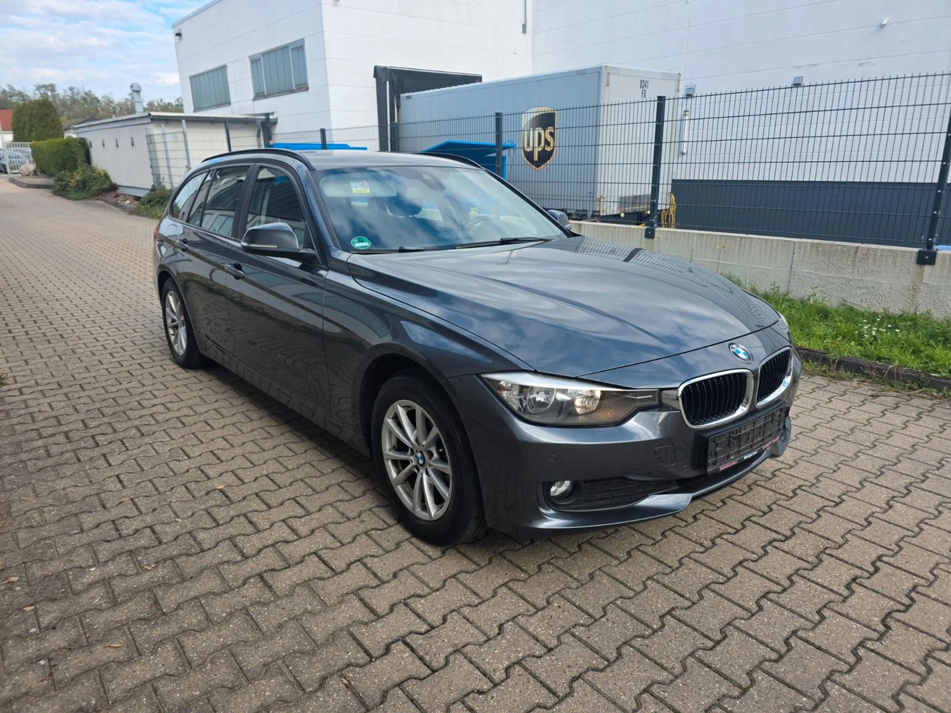 BMW 320 d x Drive Touring Sport Line Automatik Euro 5 — photo 3