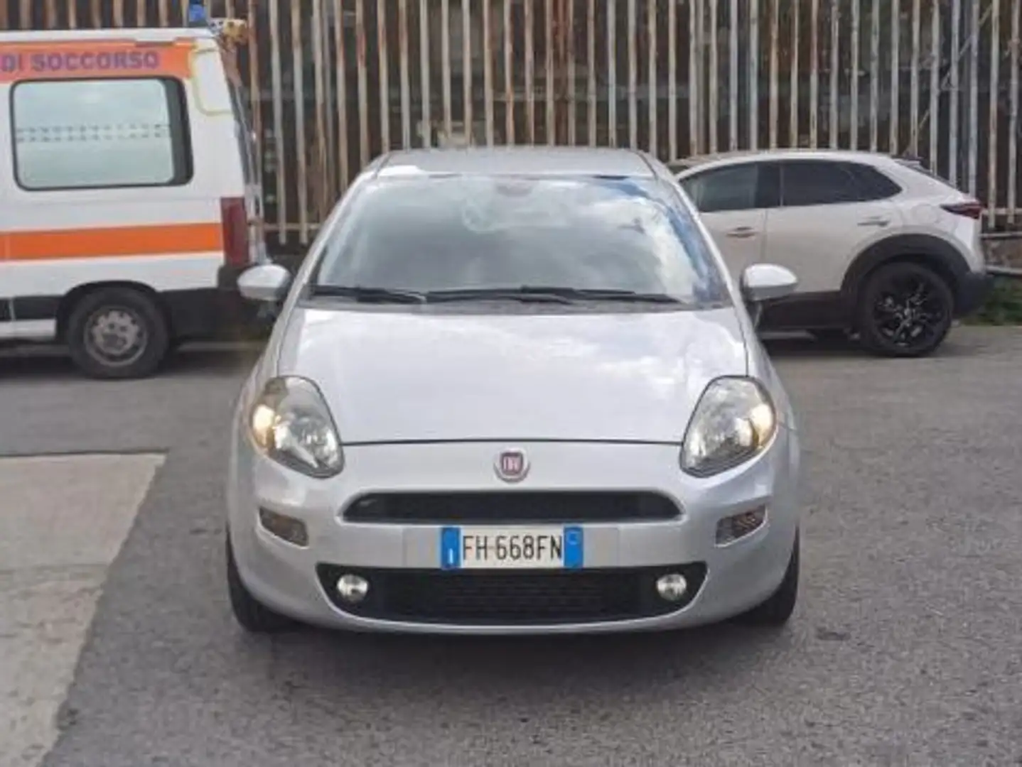 Fiat Punto Punto III 2012 5p 1.3 mjt Lounge s Gris - 1