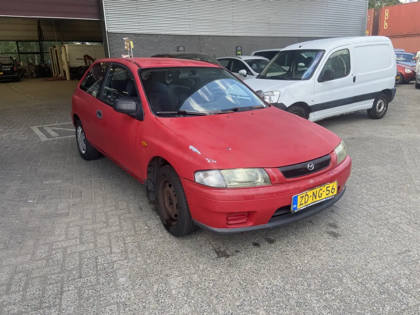 Mazda 323 1.5i P GLX Rood - 1