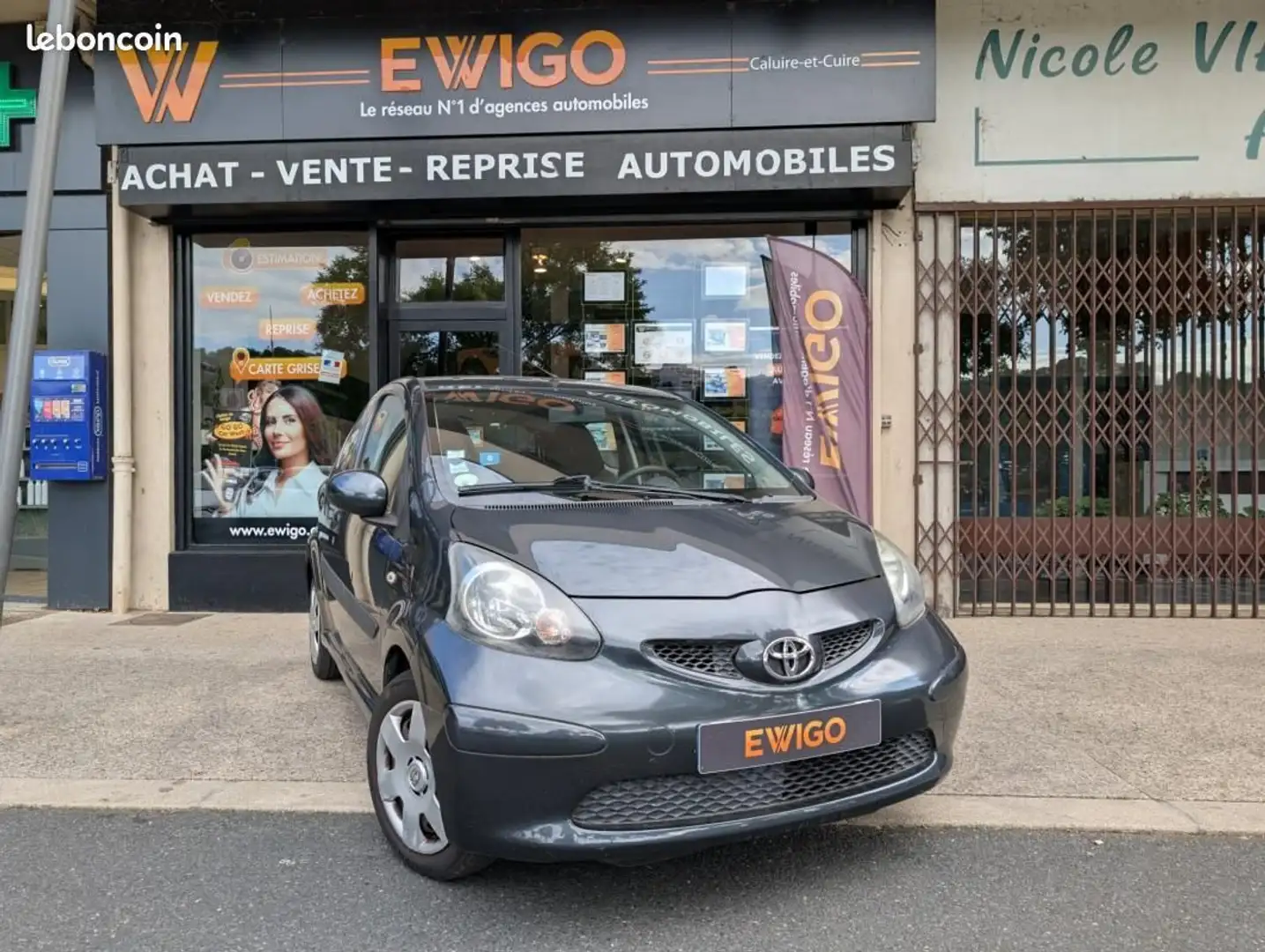 Toyota Aygo 1.0 VVTI 70 Gris - 1