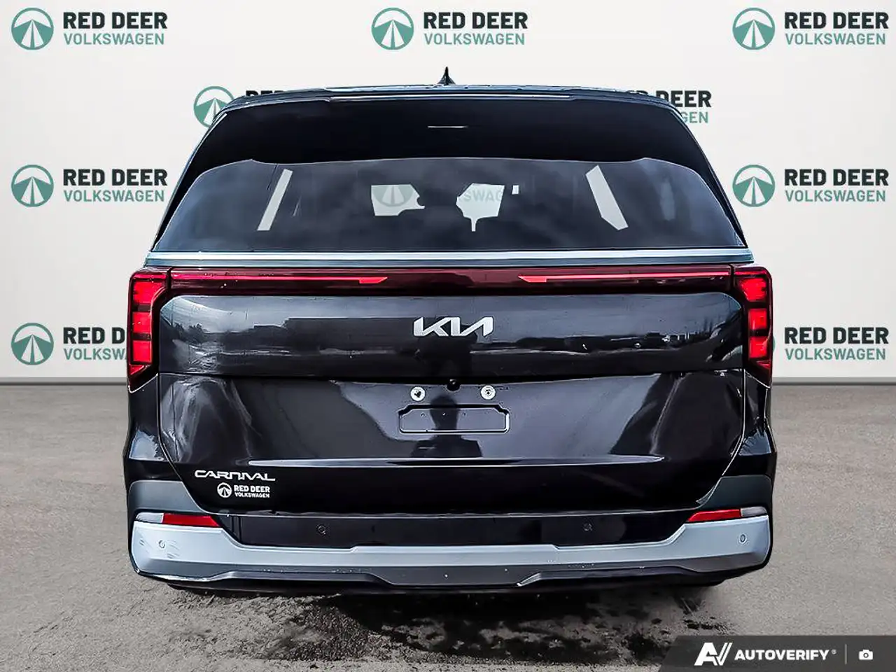 Kia Carnival снимка Kia Carnival