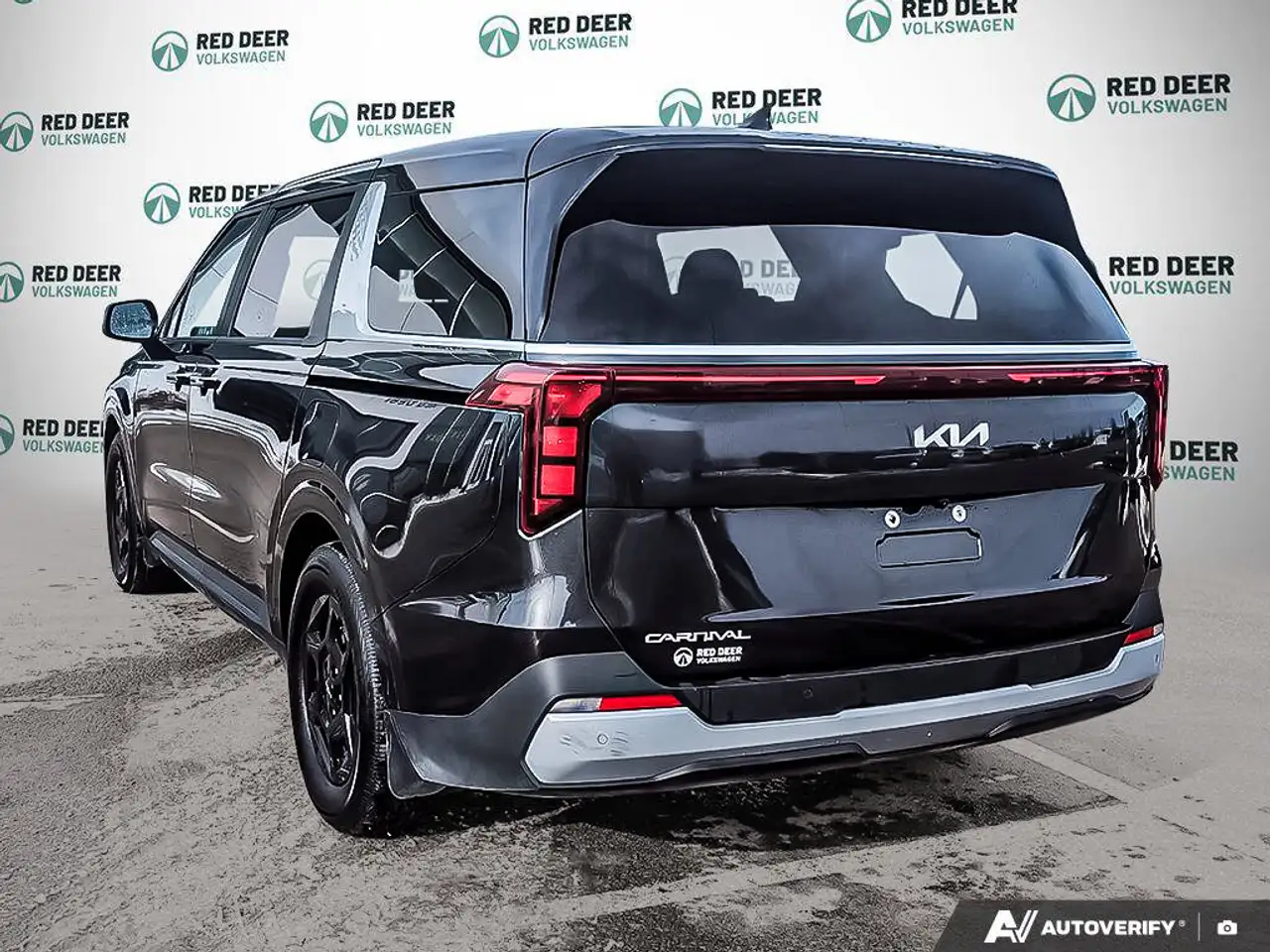 Kia Carnival снимка Kia Carnival